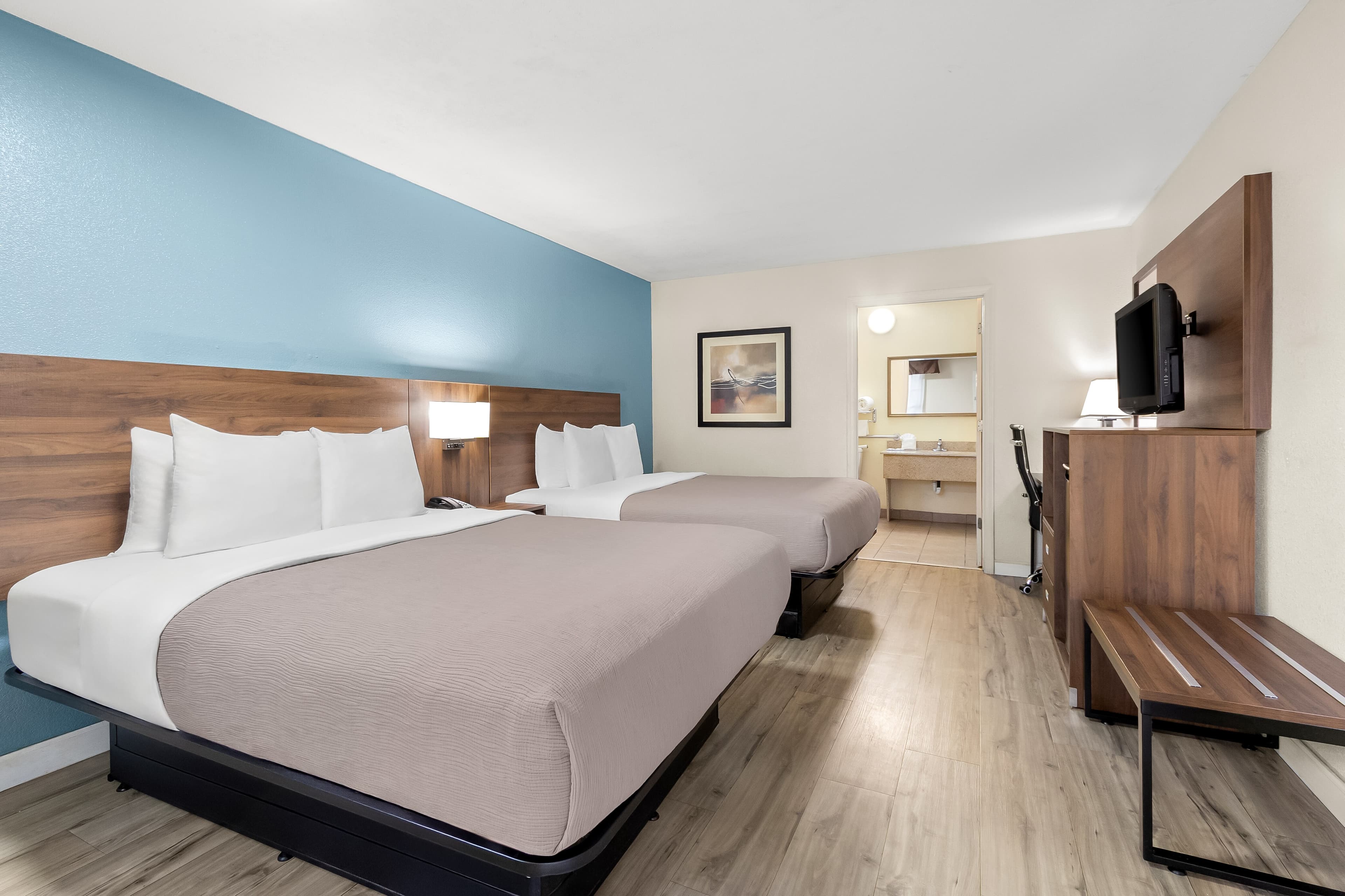 Quality Inn & Suites Lexington — 6