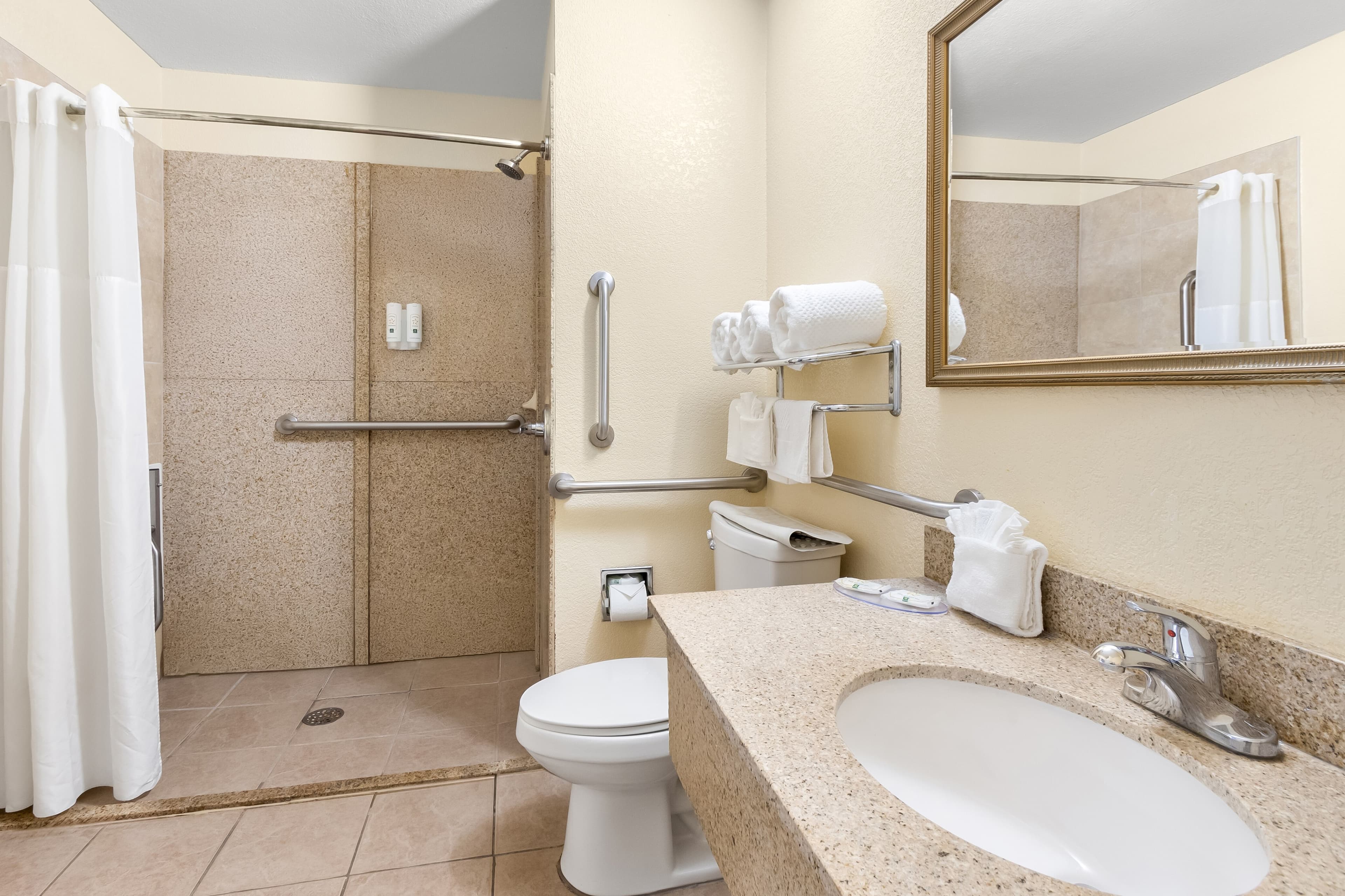 Quality Inn & Suites Lexington — 8