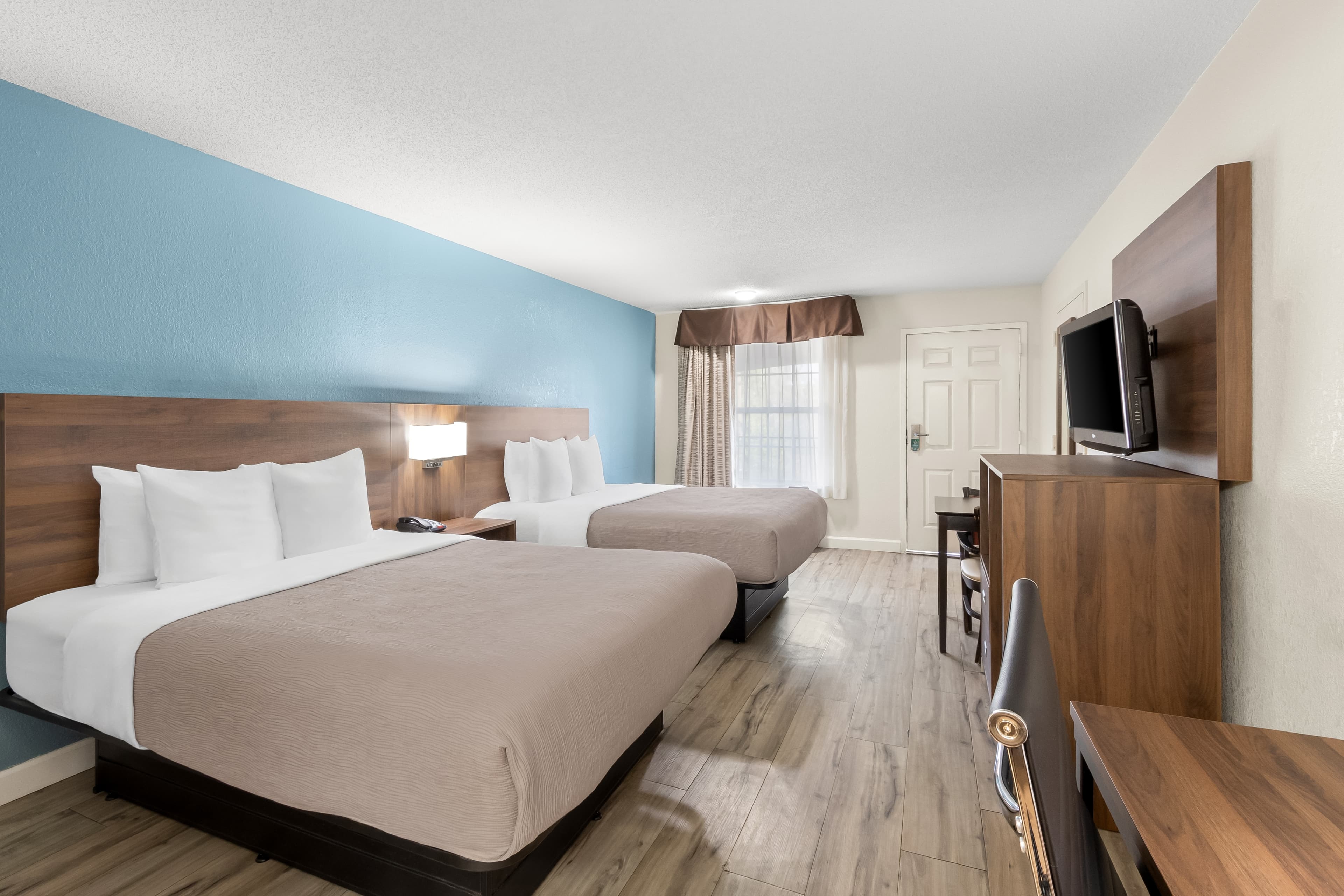 Quality Inn & Suites Lexington — 13