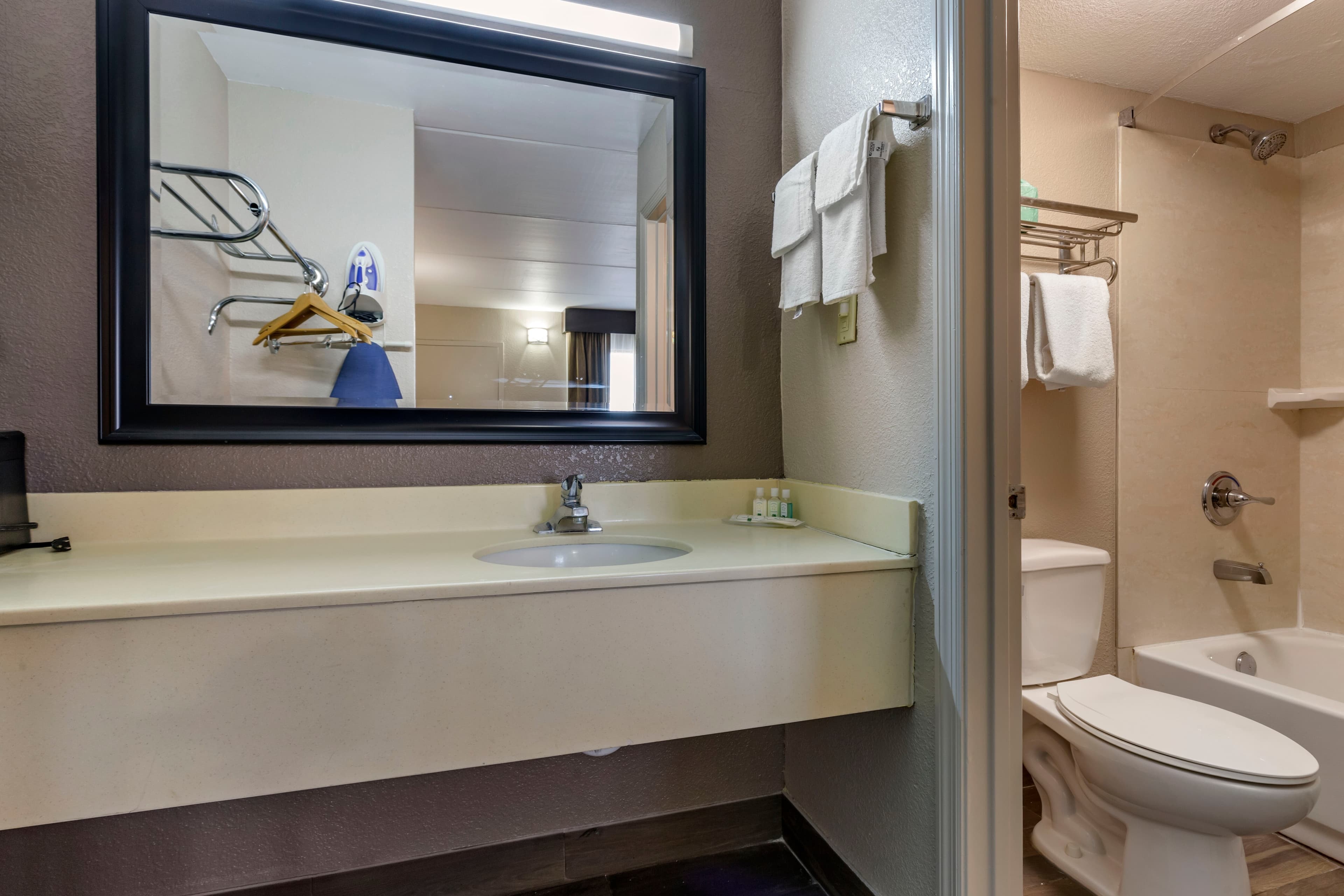 Quality Inn Duncan Spartanburg West — 21
