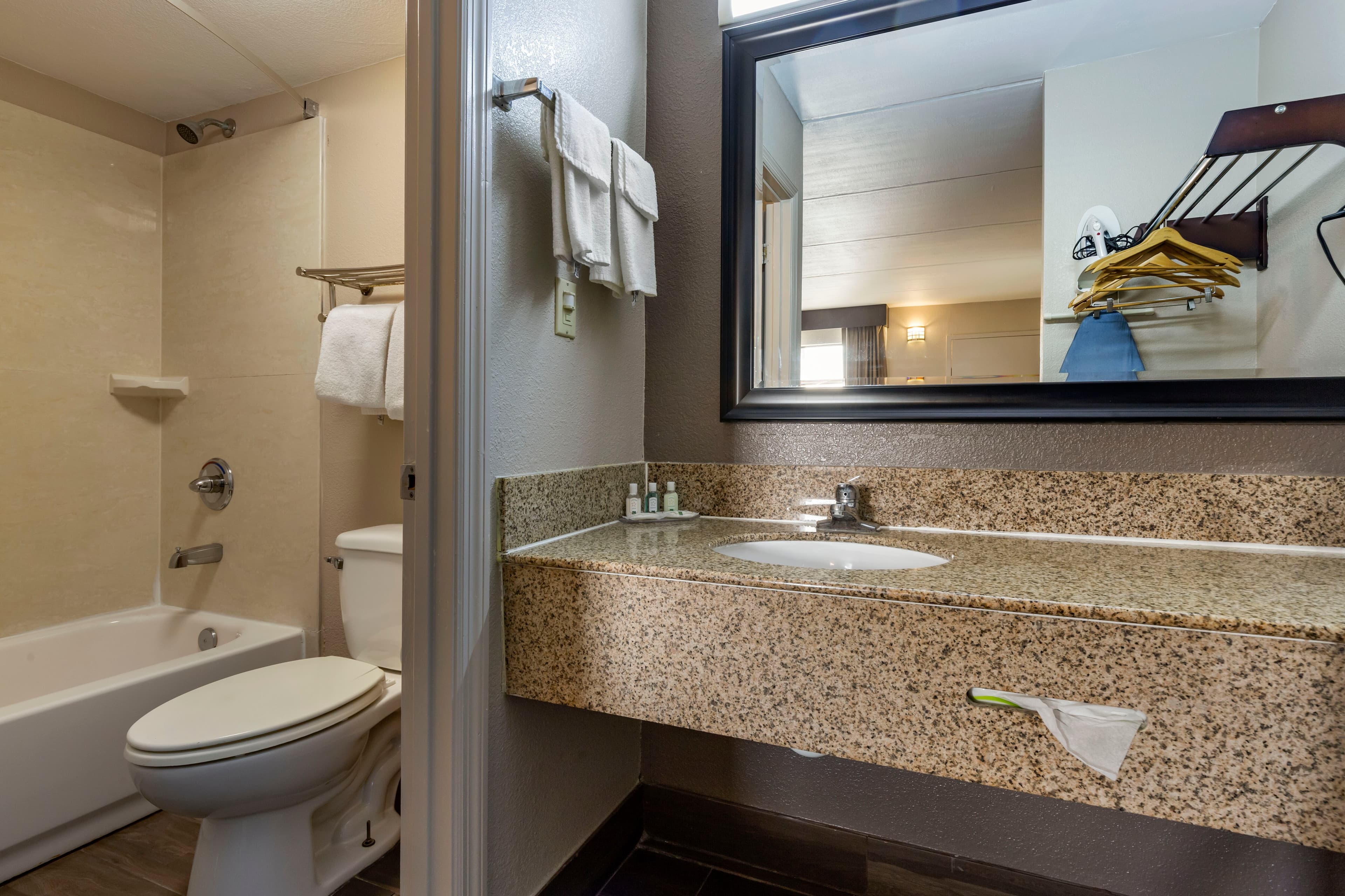 Quality Inn Duncan Spartanburg West — 25