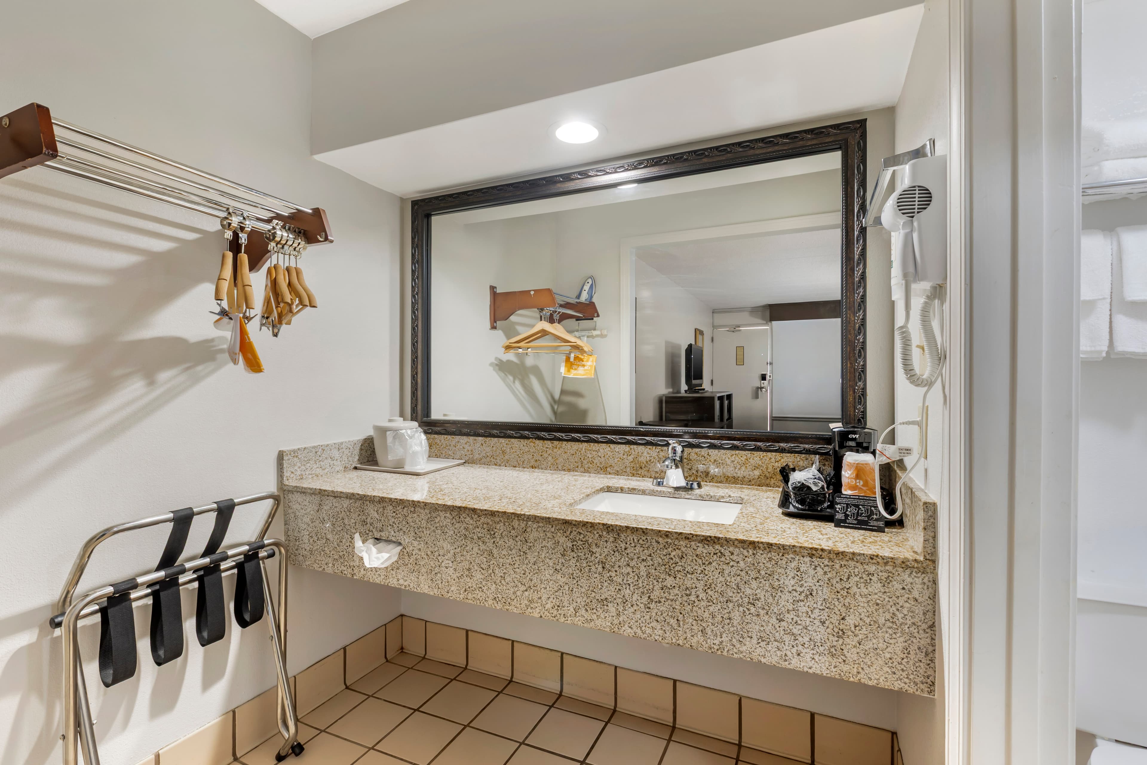 Quality Inn & Suites Easley - Greenville - Image 4
