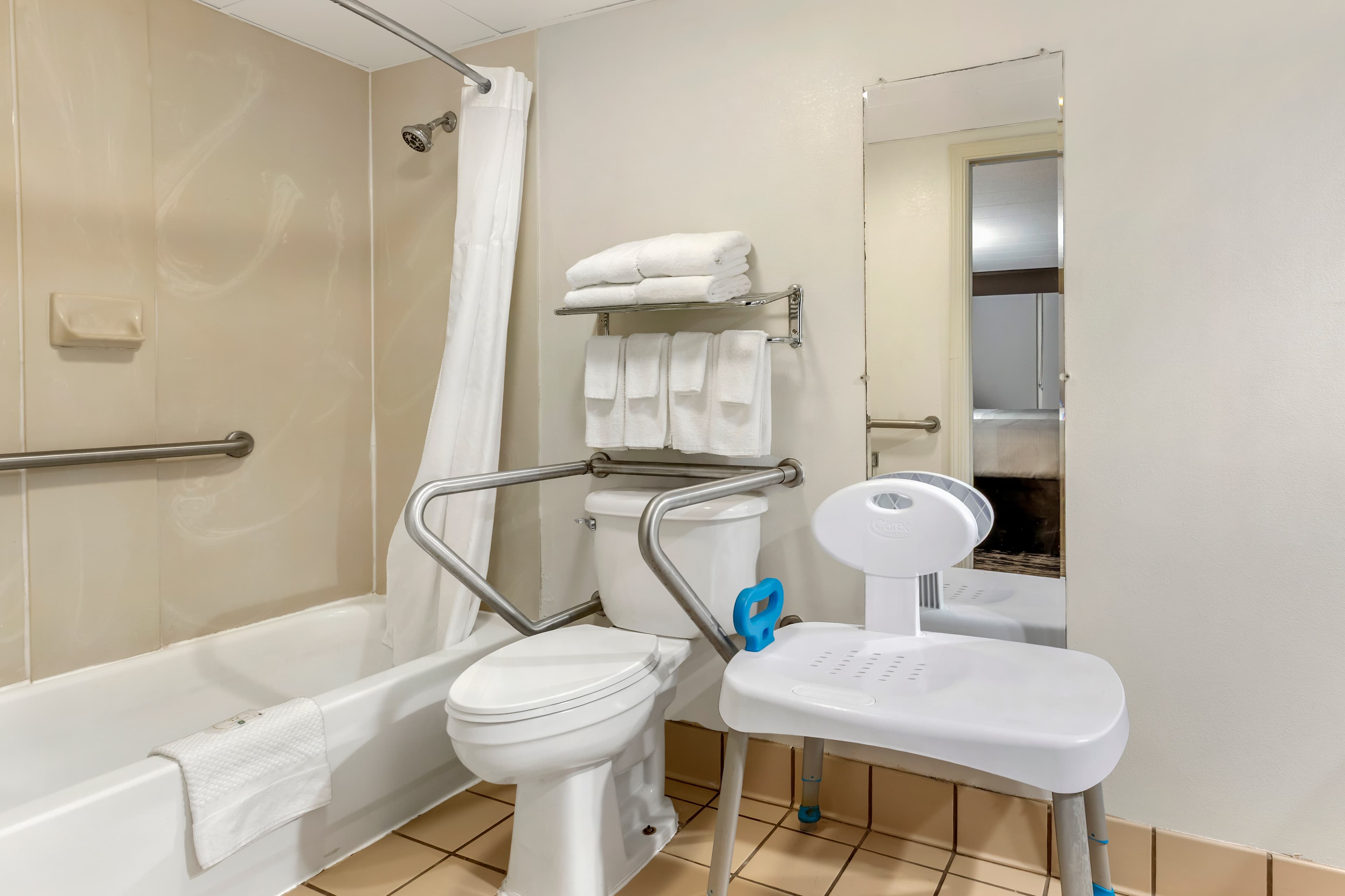Quality Inn & Suites Easley - Greenville — 8