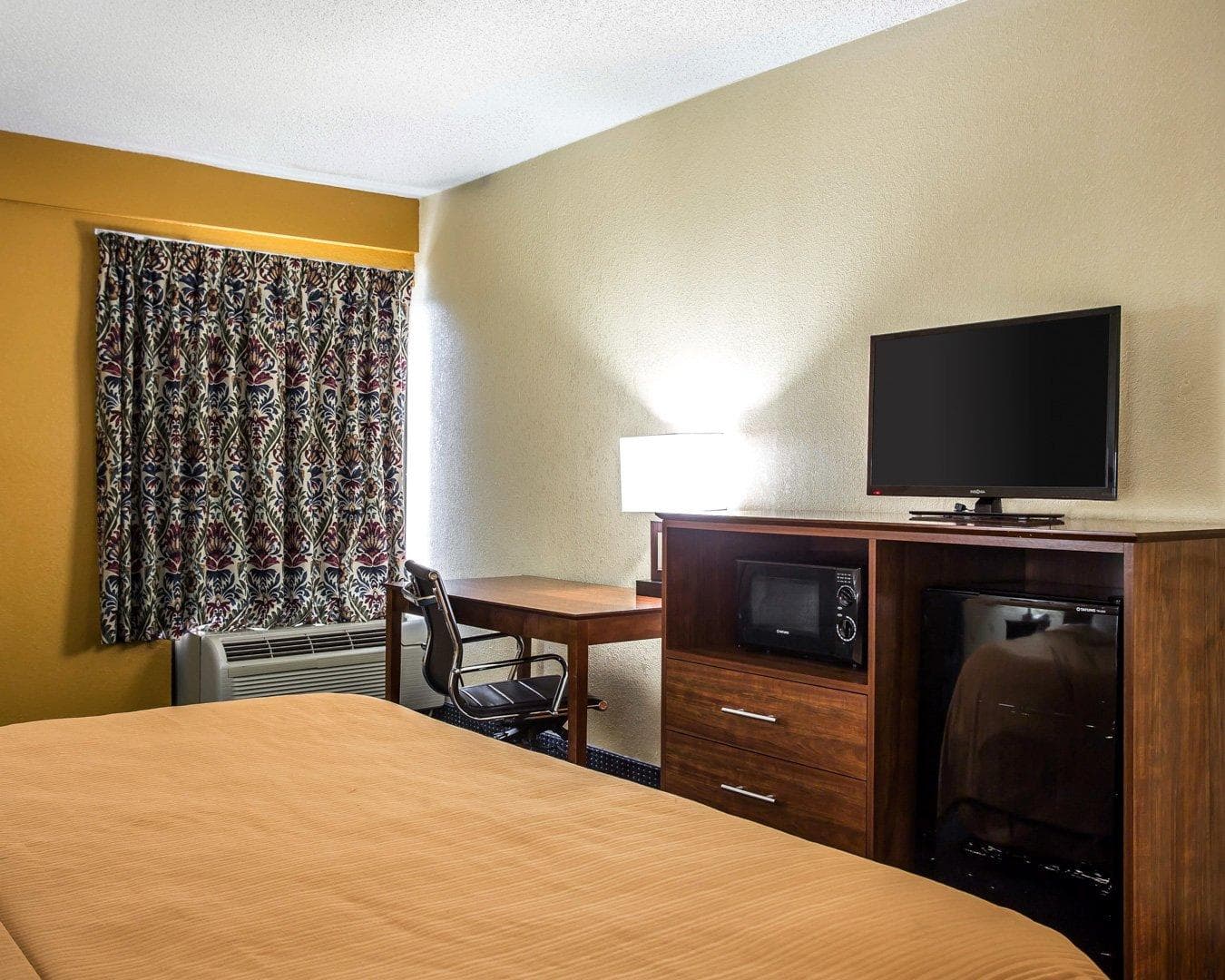 Quality Inn Mullins - Marion - Image 4