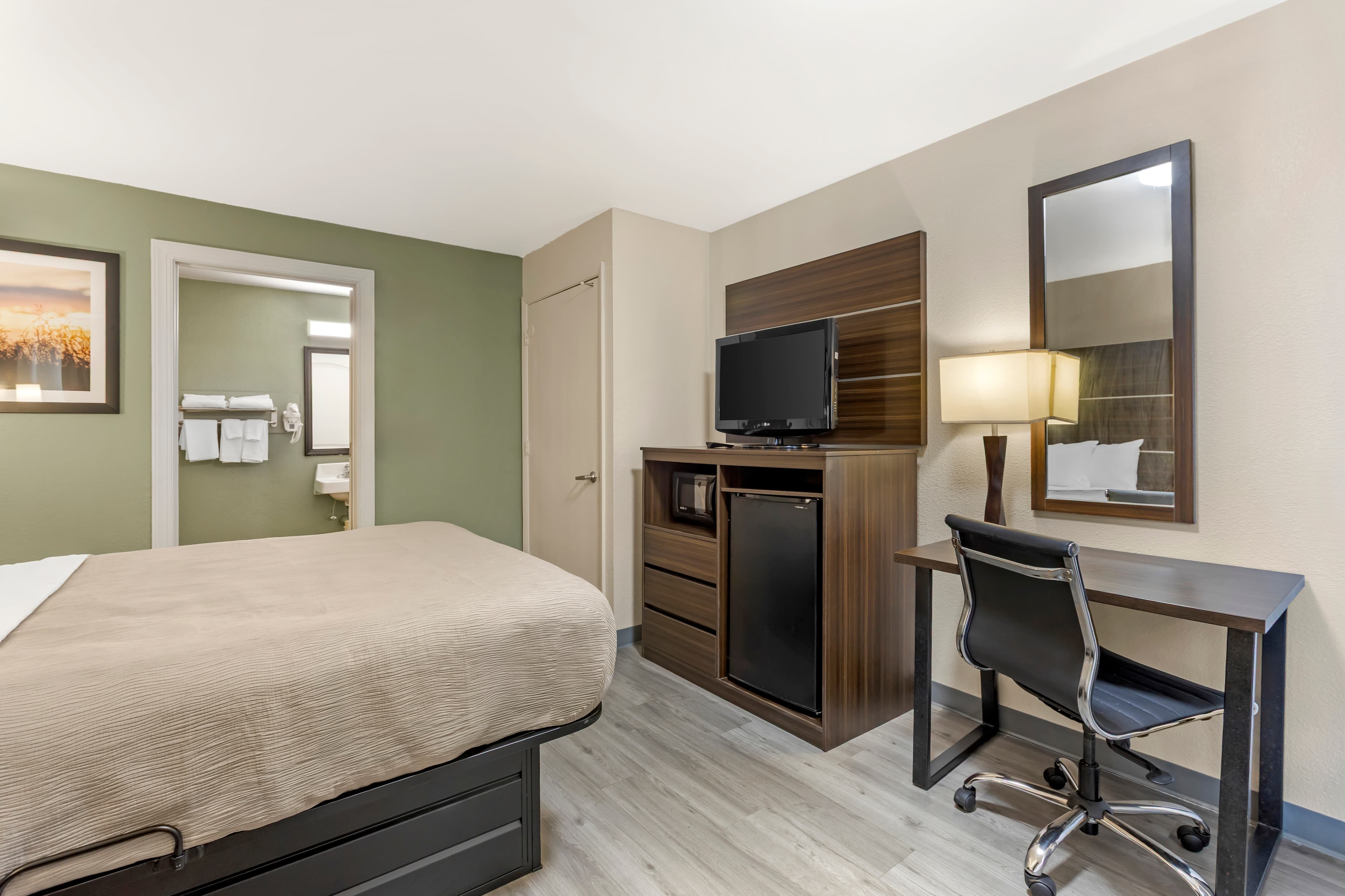 Quality Inn & Suites Orangeburg - Image 4