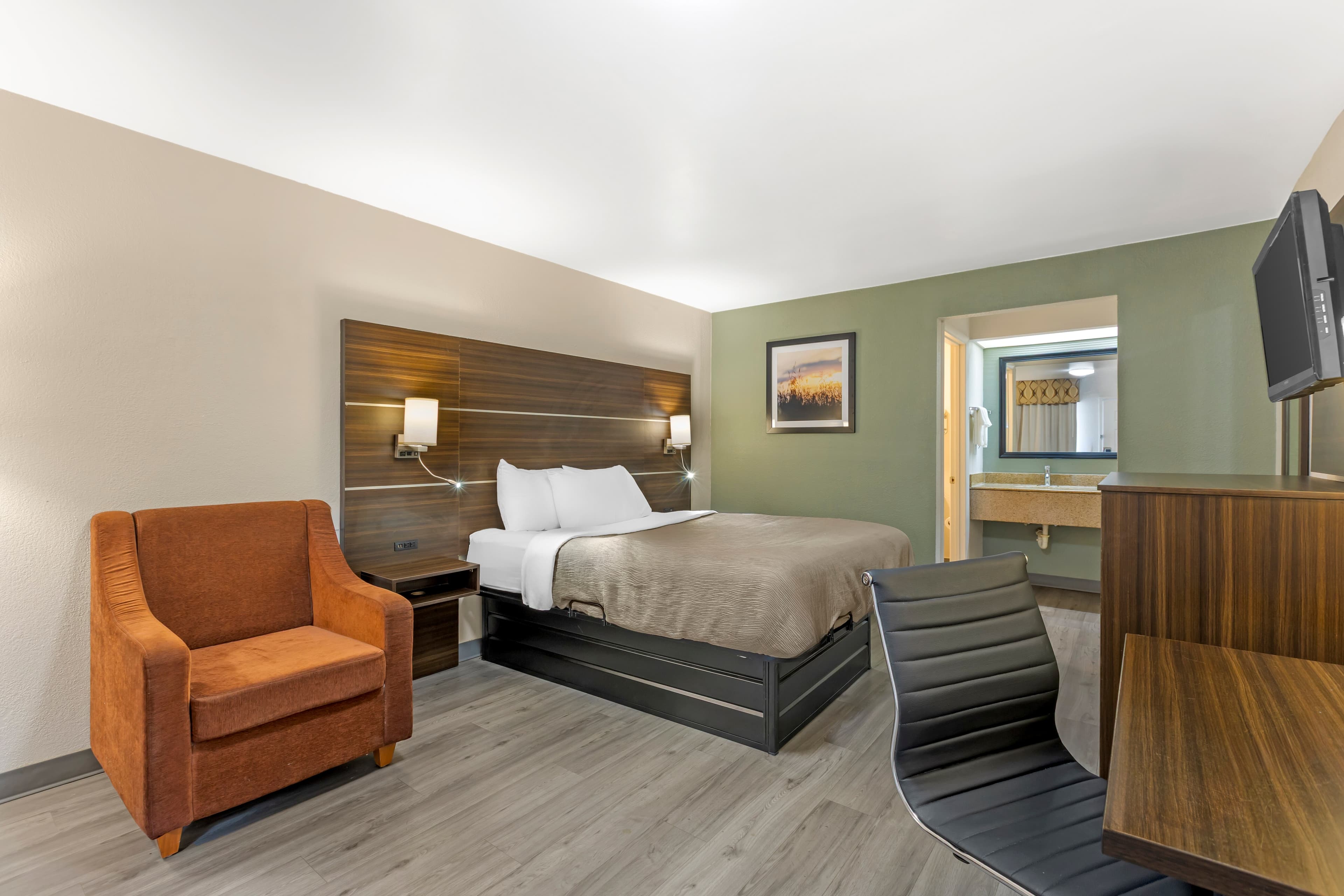 Quality Inn & Suites Orangeburg — 6