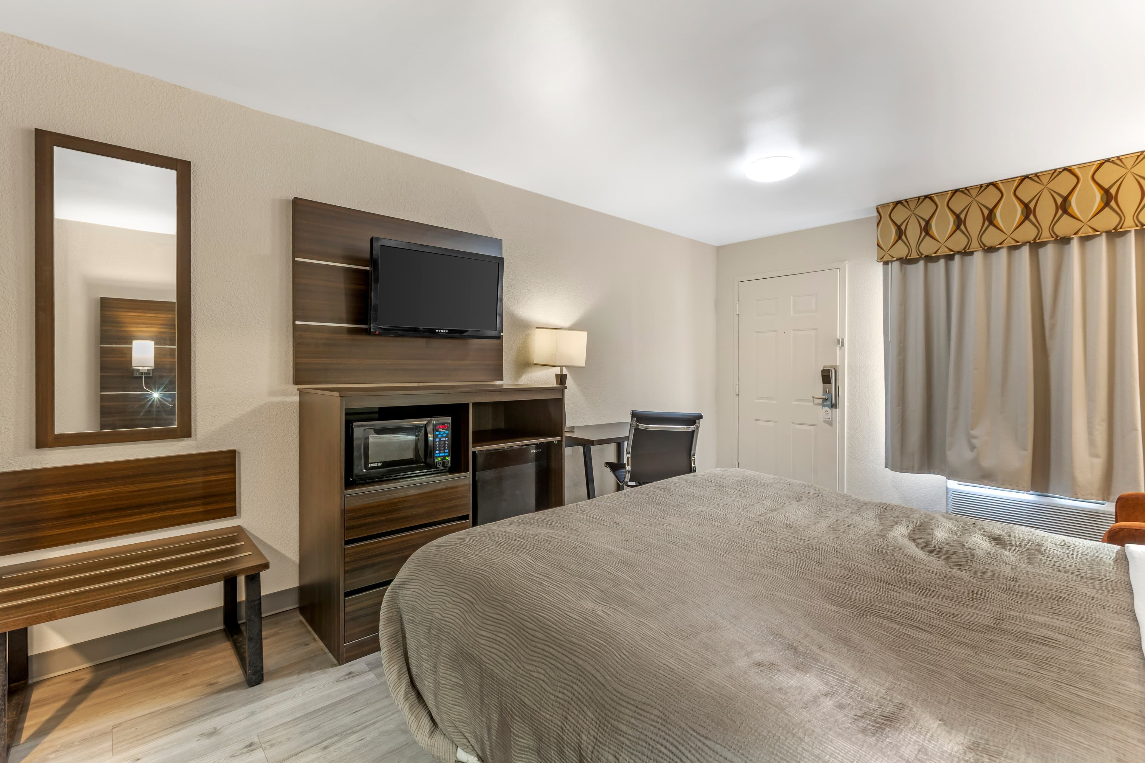 Quality Inn & Suites Orangeburg — 8