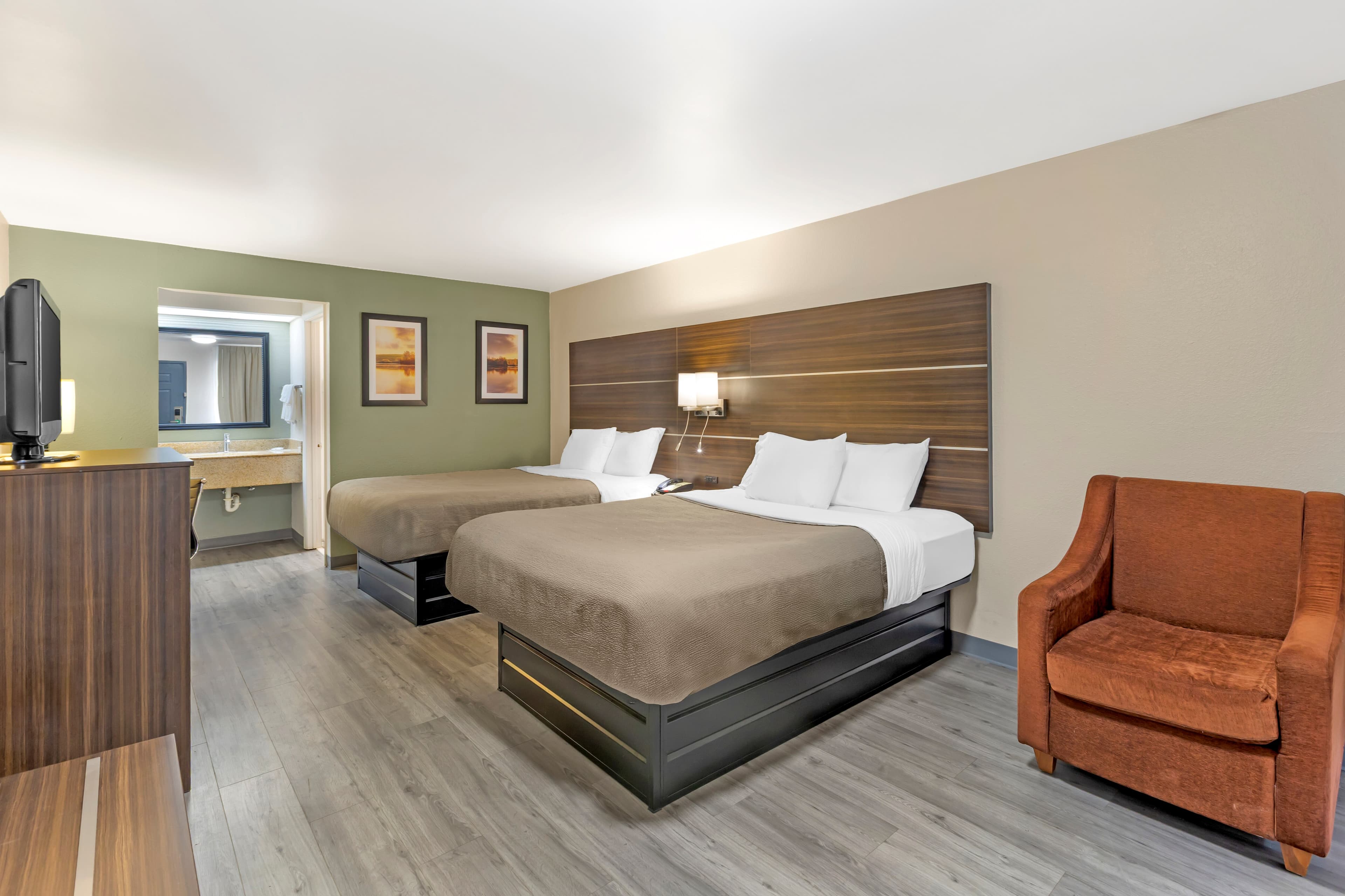 Quality Inn & Suites Orangeburg — 11