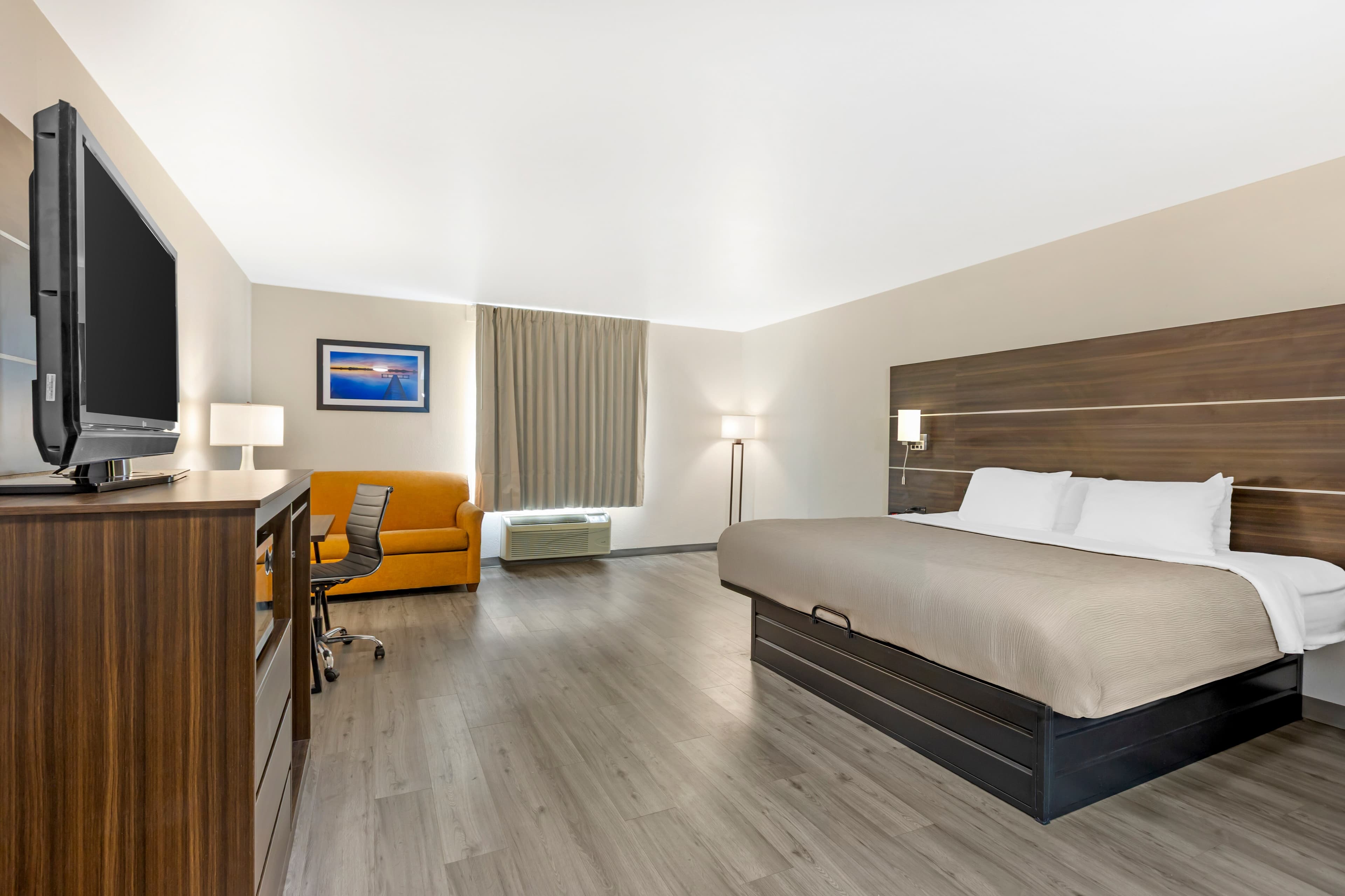 Quality Inn & Suites Orangeburg — 14