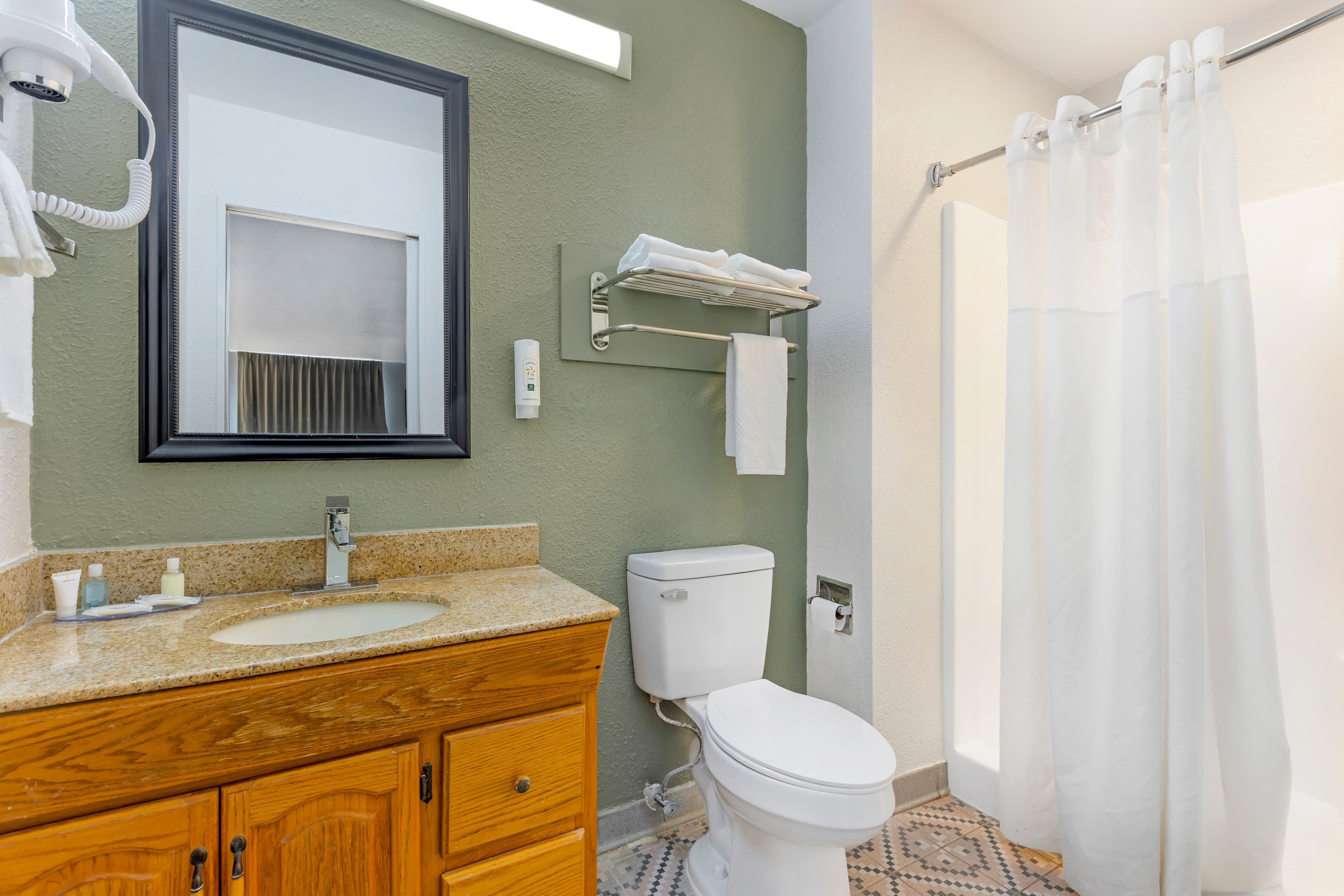 Quality Inn & Suites Orangeburg — 16