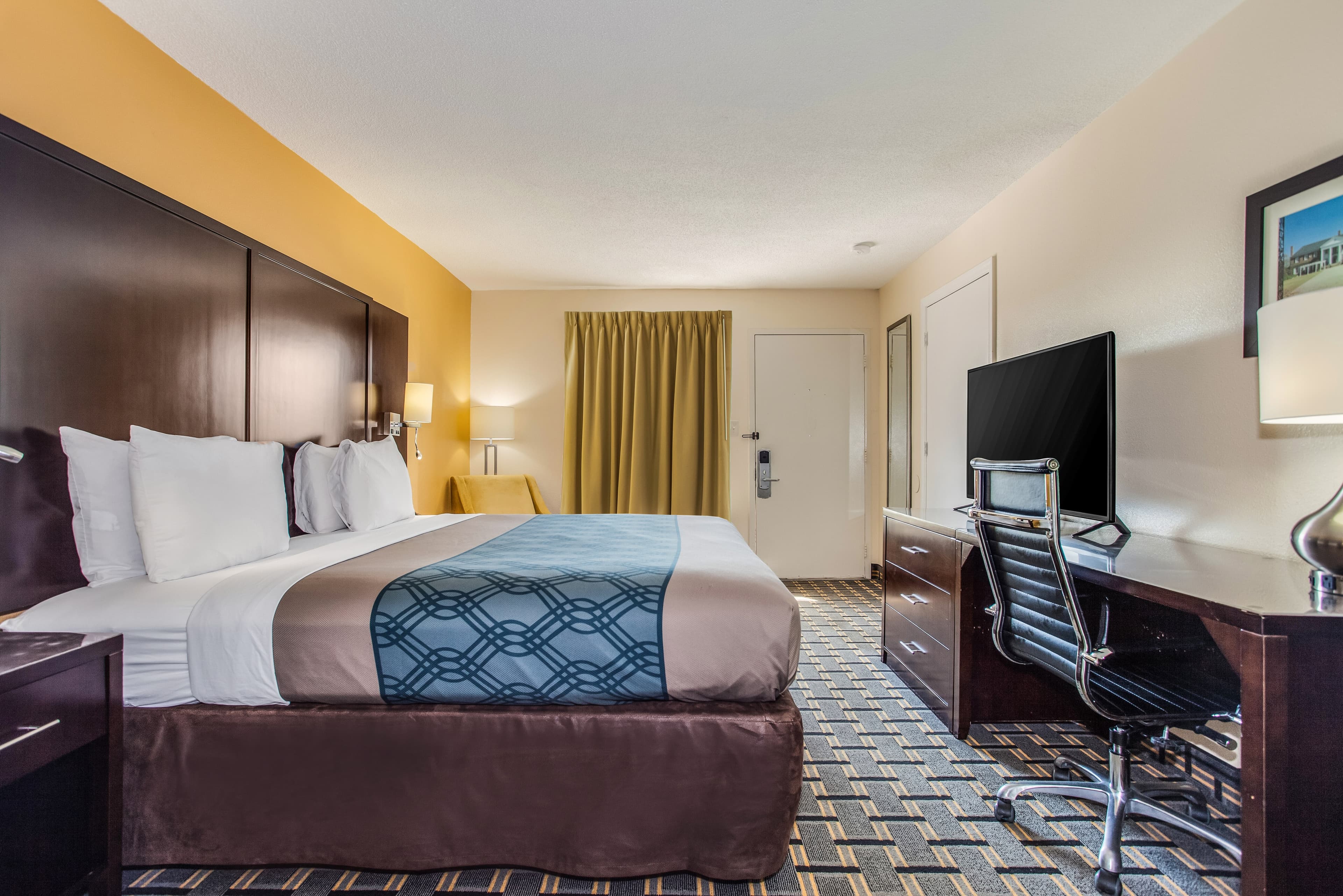 Econo Lodge Coliseum — 9