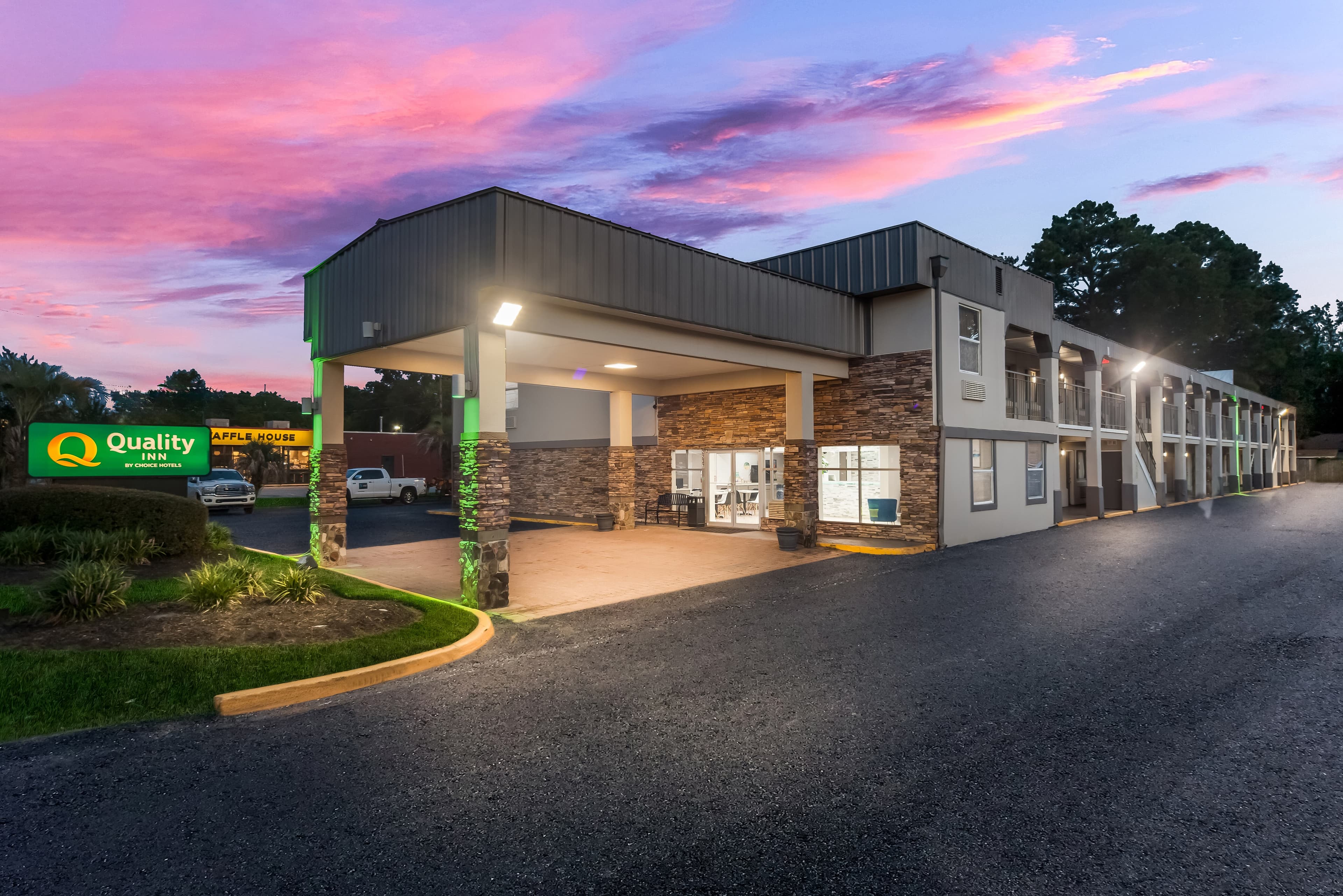 Quality Inn Charleston - West Ashley - Image 1