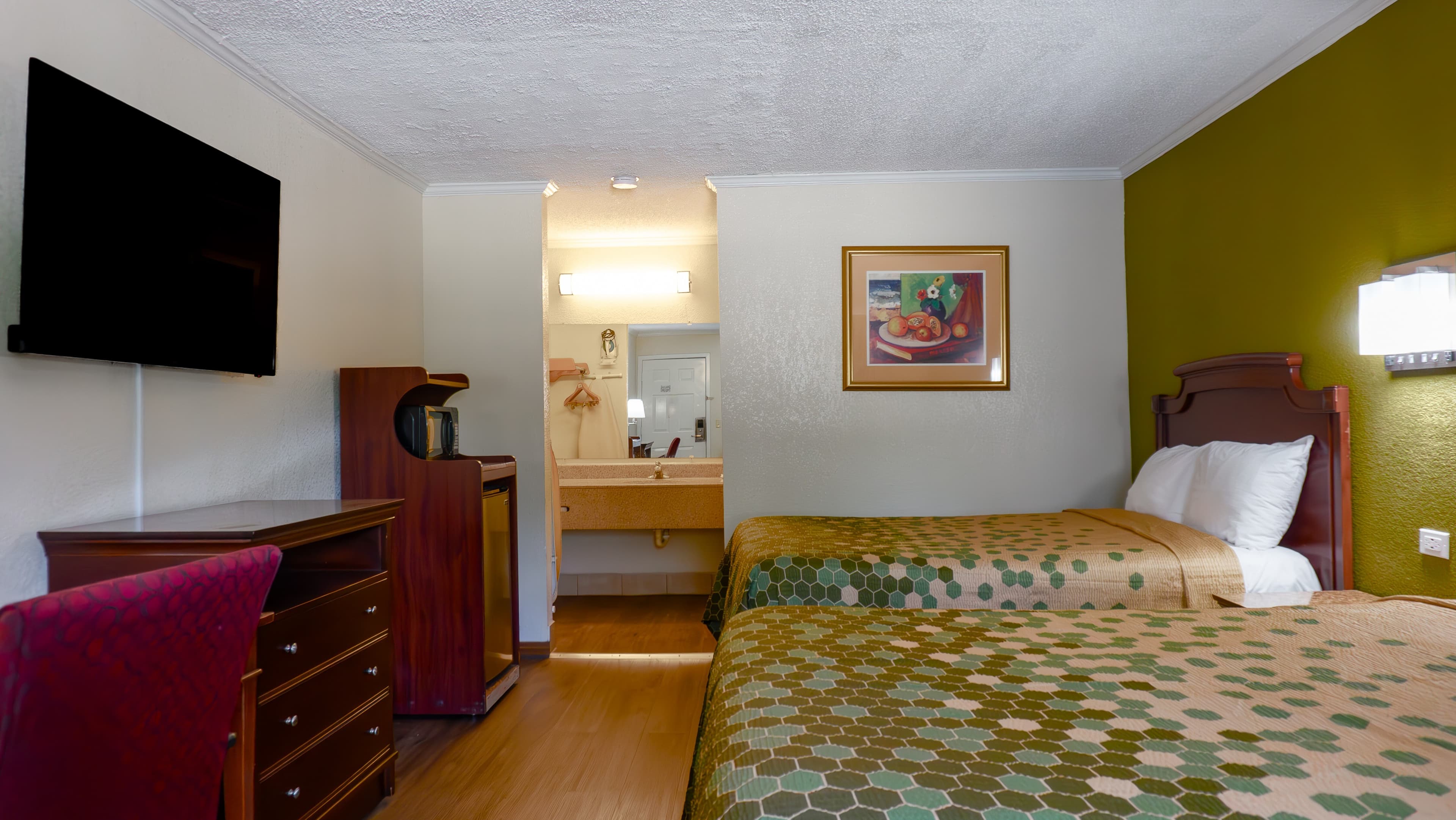 Rodeway Inn & Suites Fort Jackson - Image 4