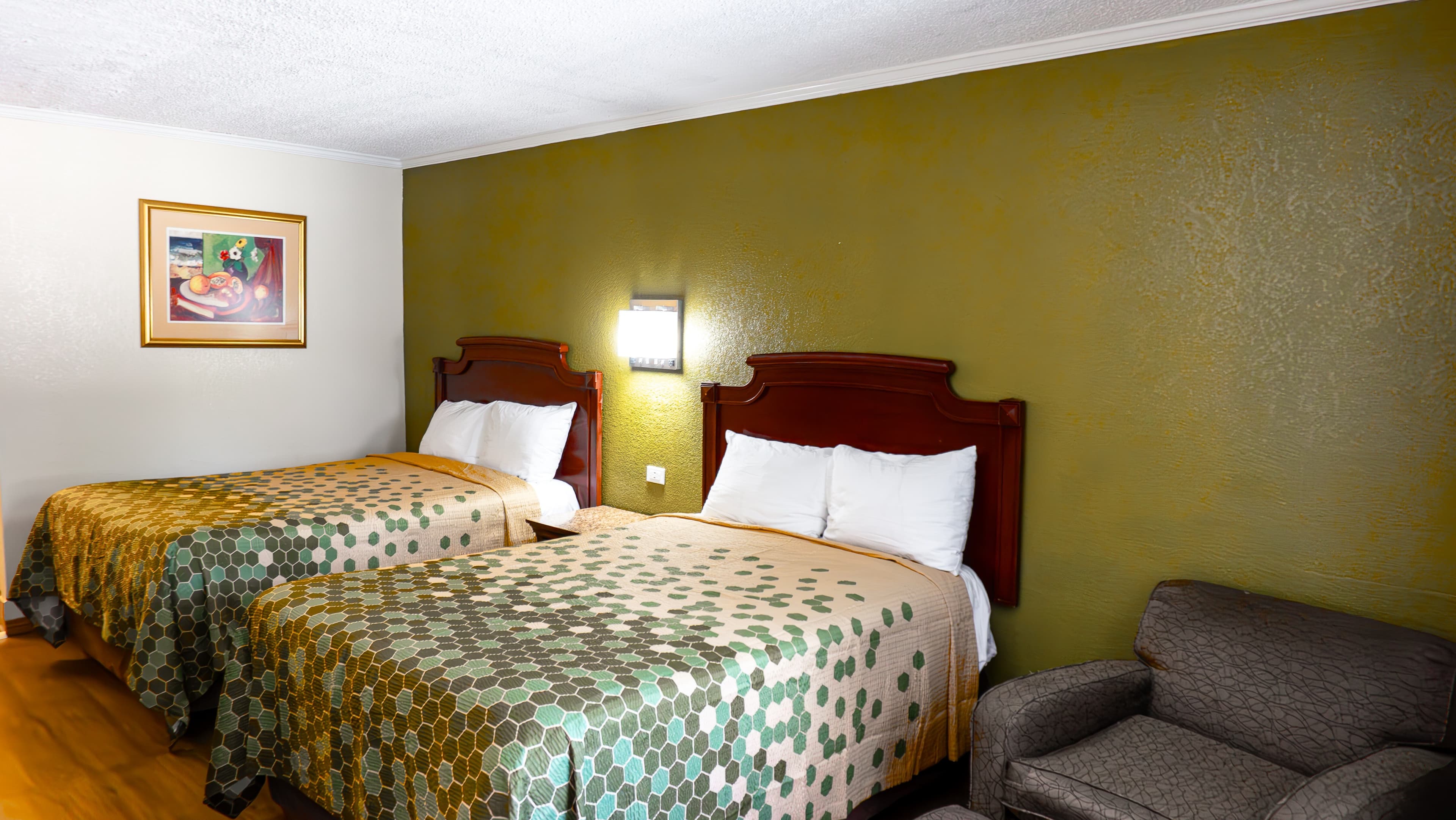 Rodeway Inn & Suites Fort Jackson — 6
