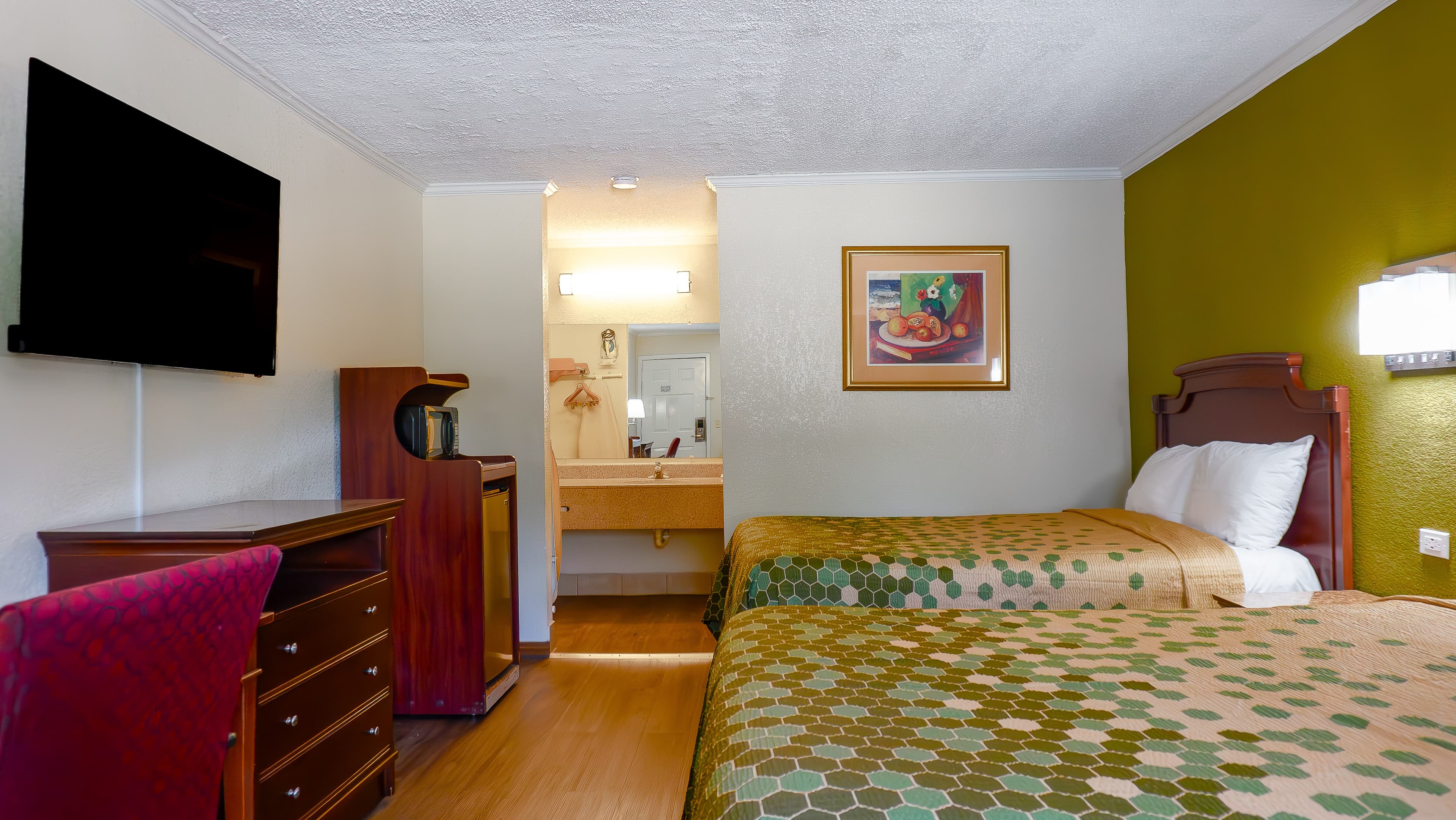 Rodeway Inn & Suites Fort Jackson — 7