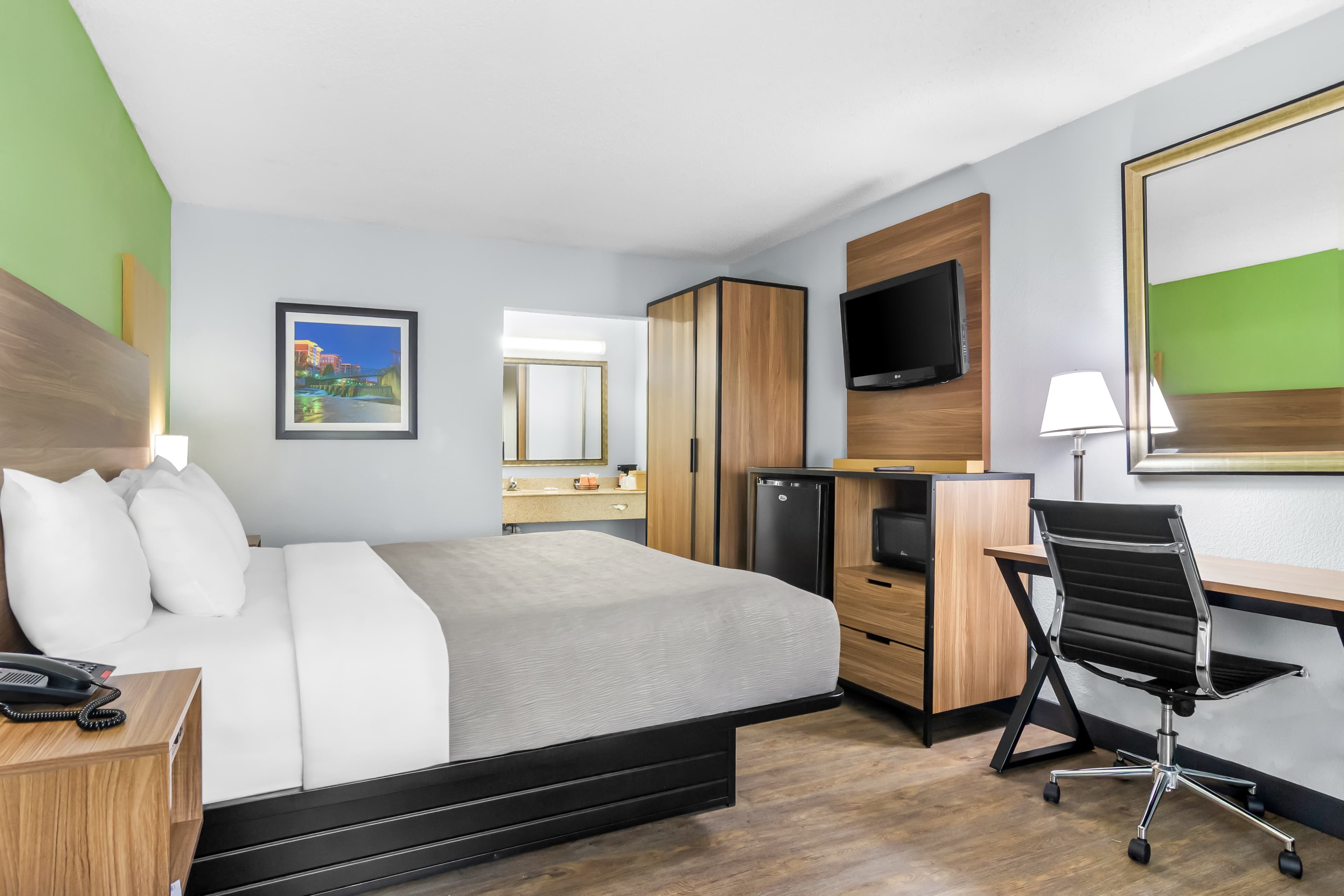 Quality Inn & Suites Greenville - Haywood Mall — 6