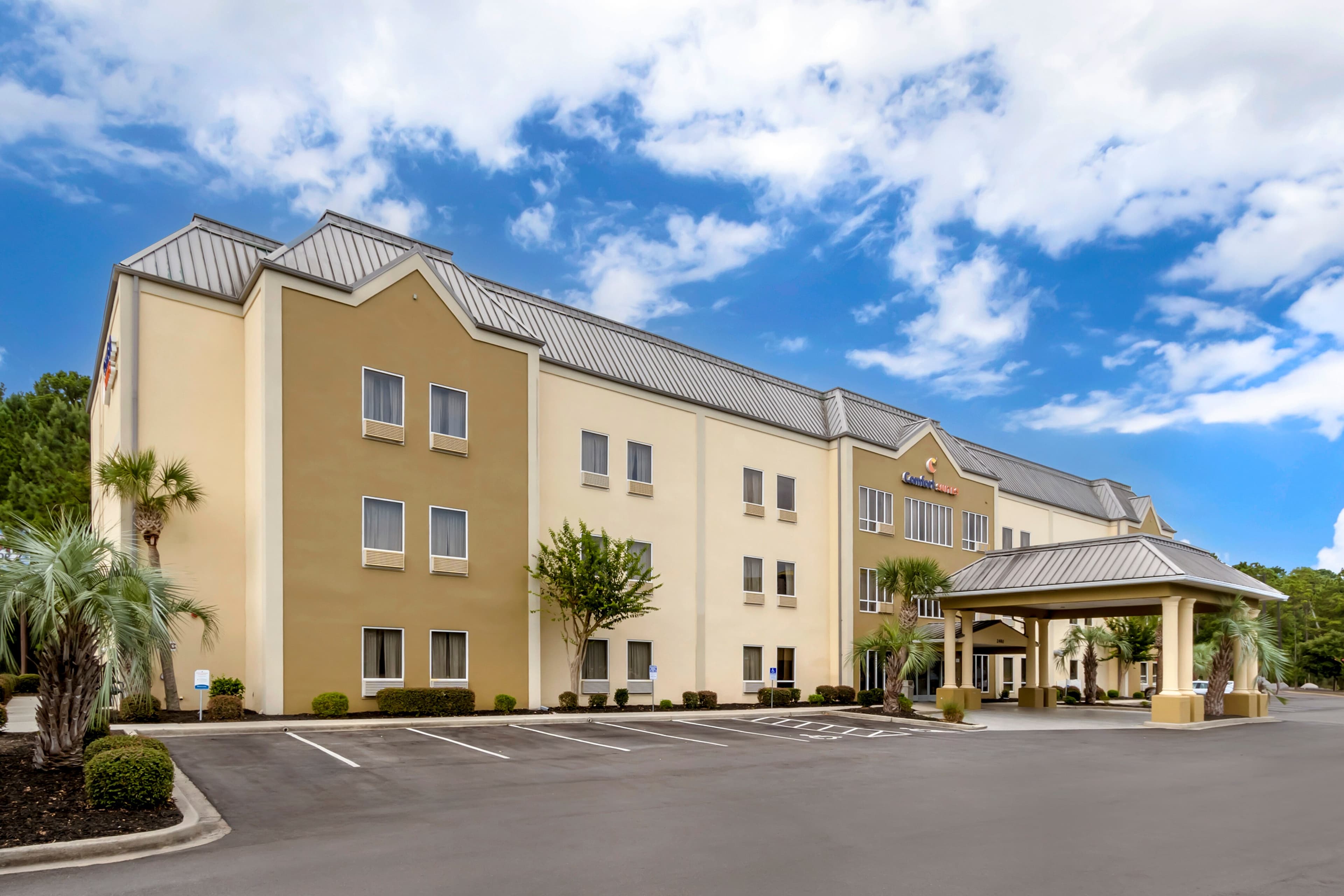 Comfort Suites At the University - Image 1