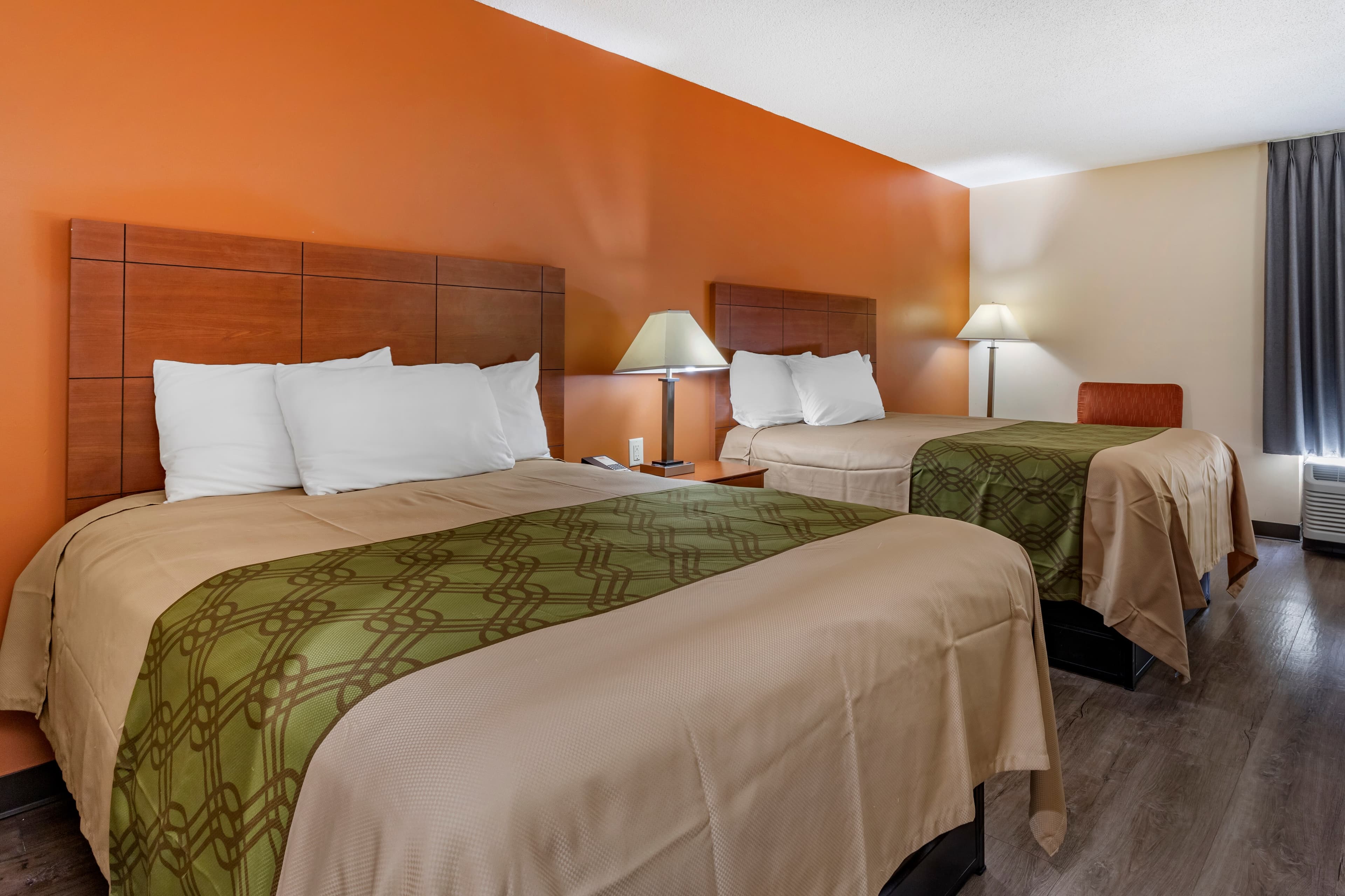 Econo Lodge Saint Stephen — 8