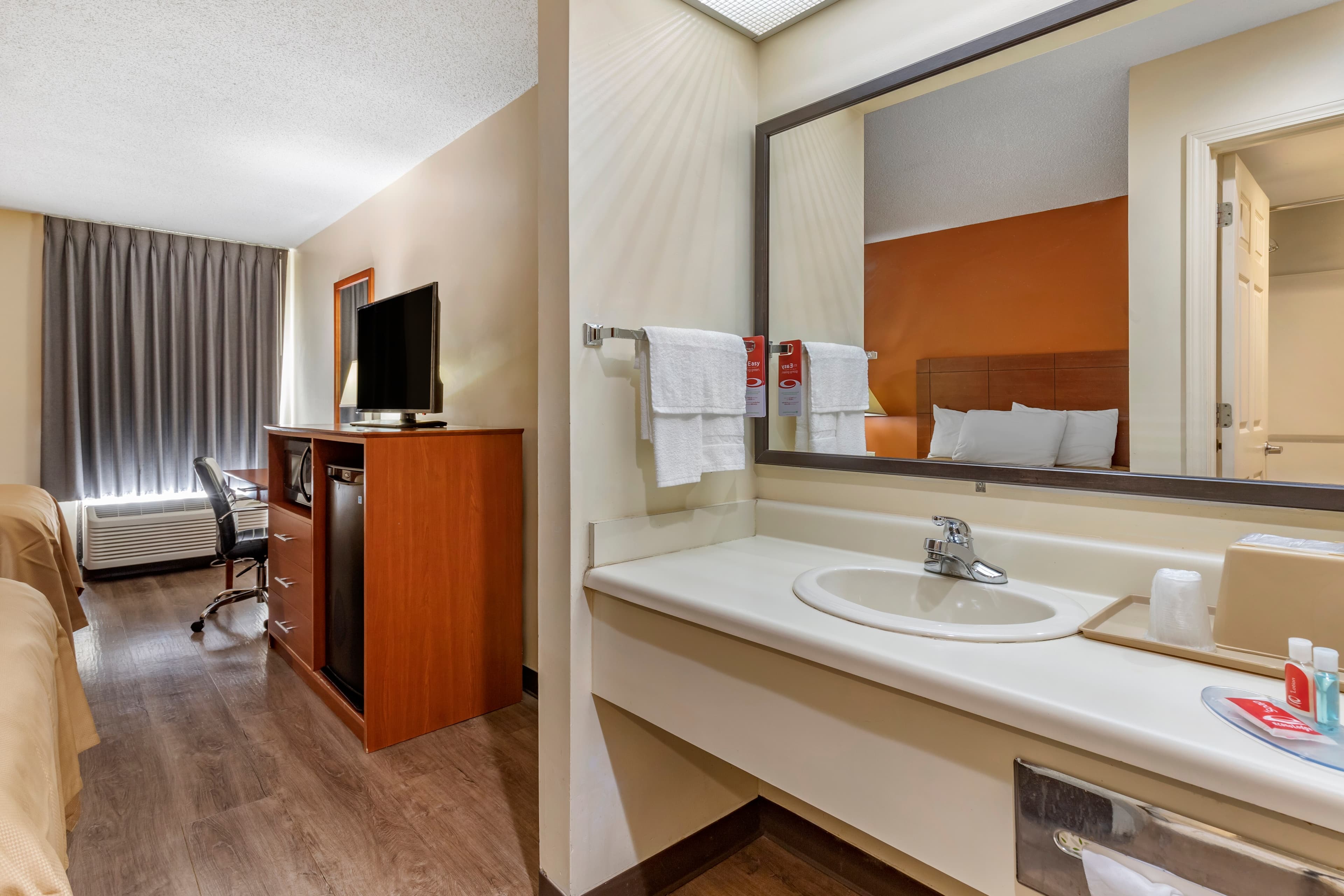 Econo Lodge Saint Stephen — 9