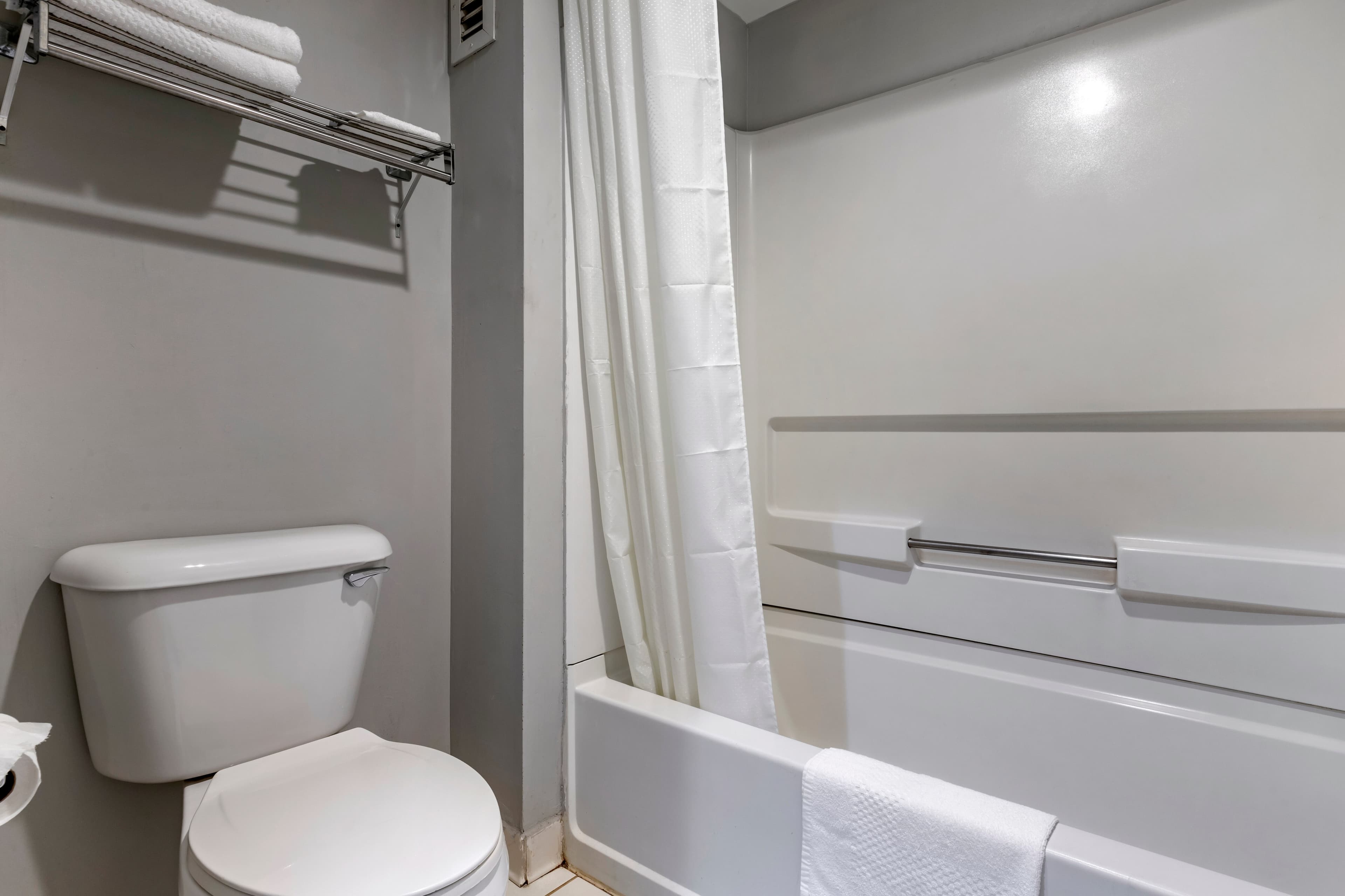 Econo Lodge Saint Stephen — 12
