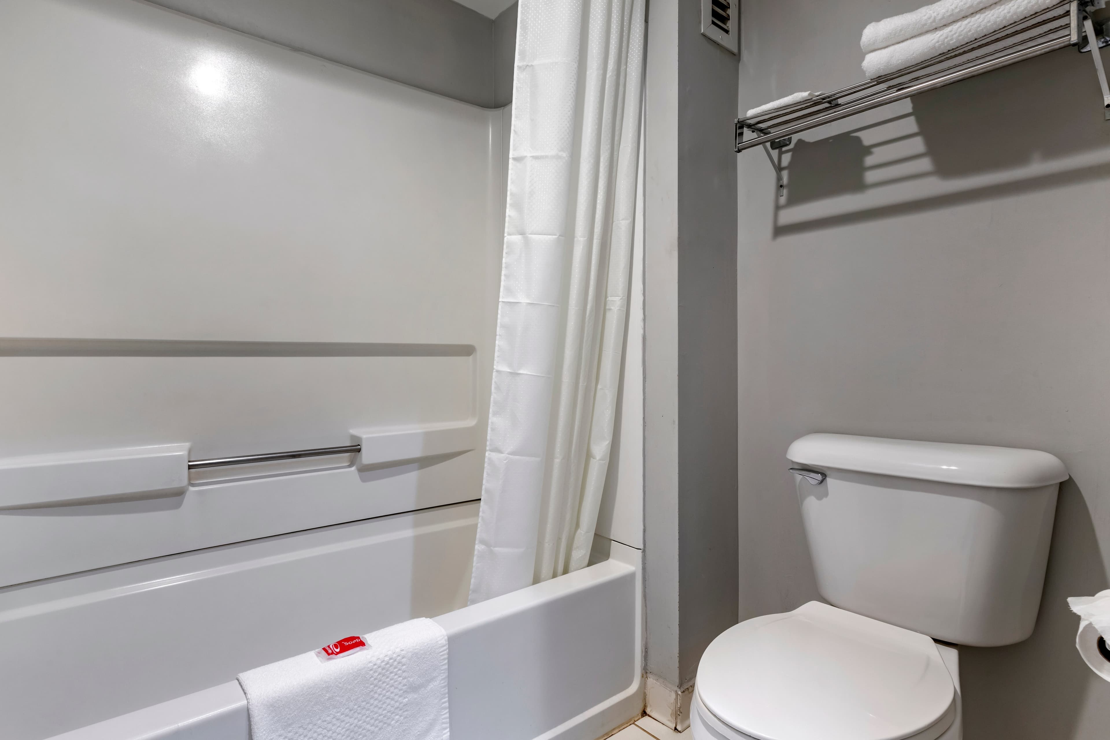 Econo Lodge Saint Stephen — 18
