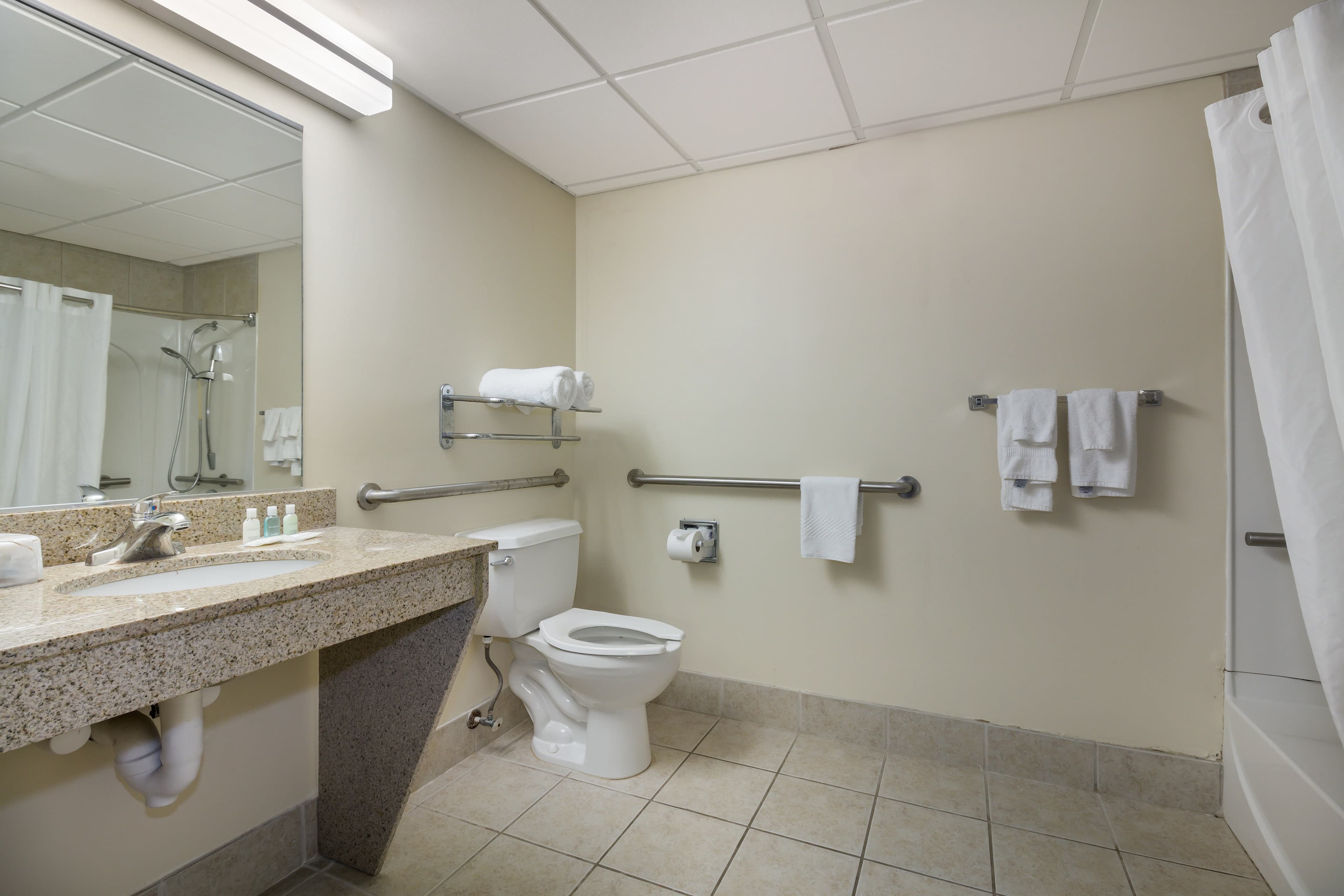 Clarion Pointe Charleston - West Ashley — 6
