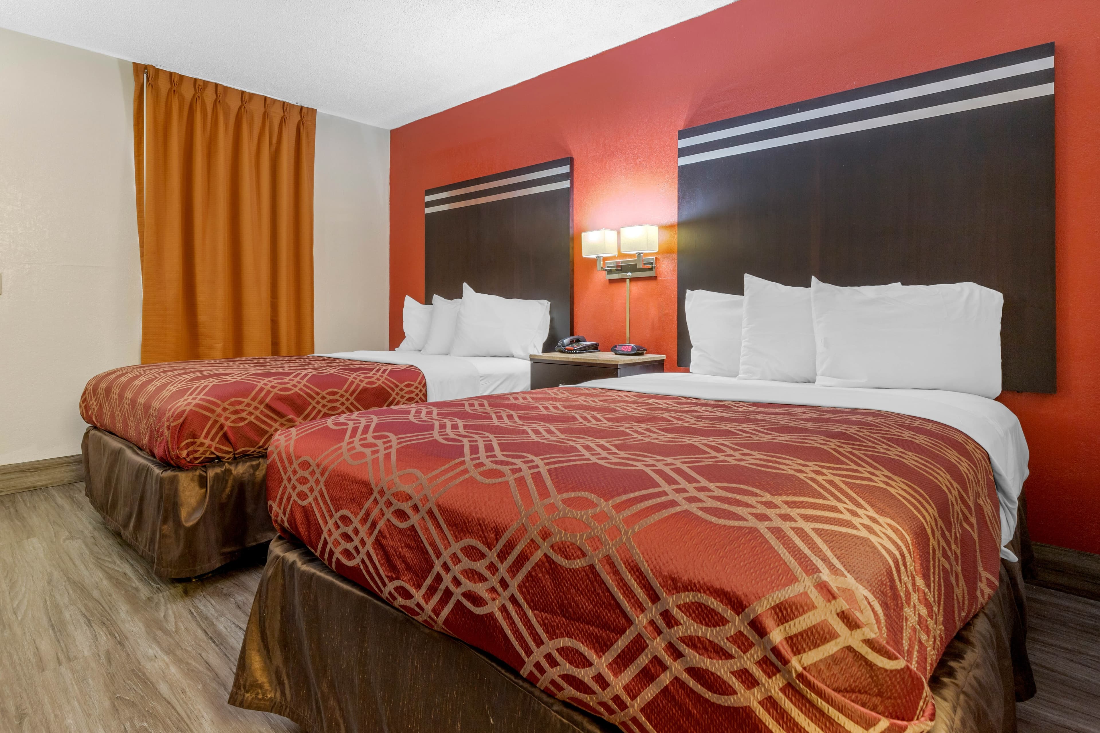 Econo Lodge Columbia Fort Jackson - Image 1