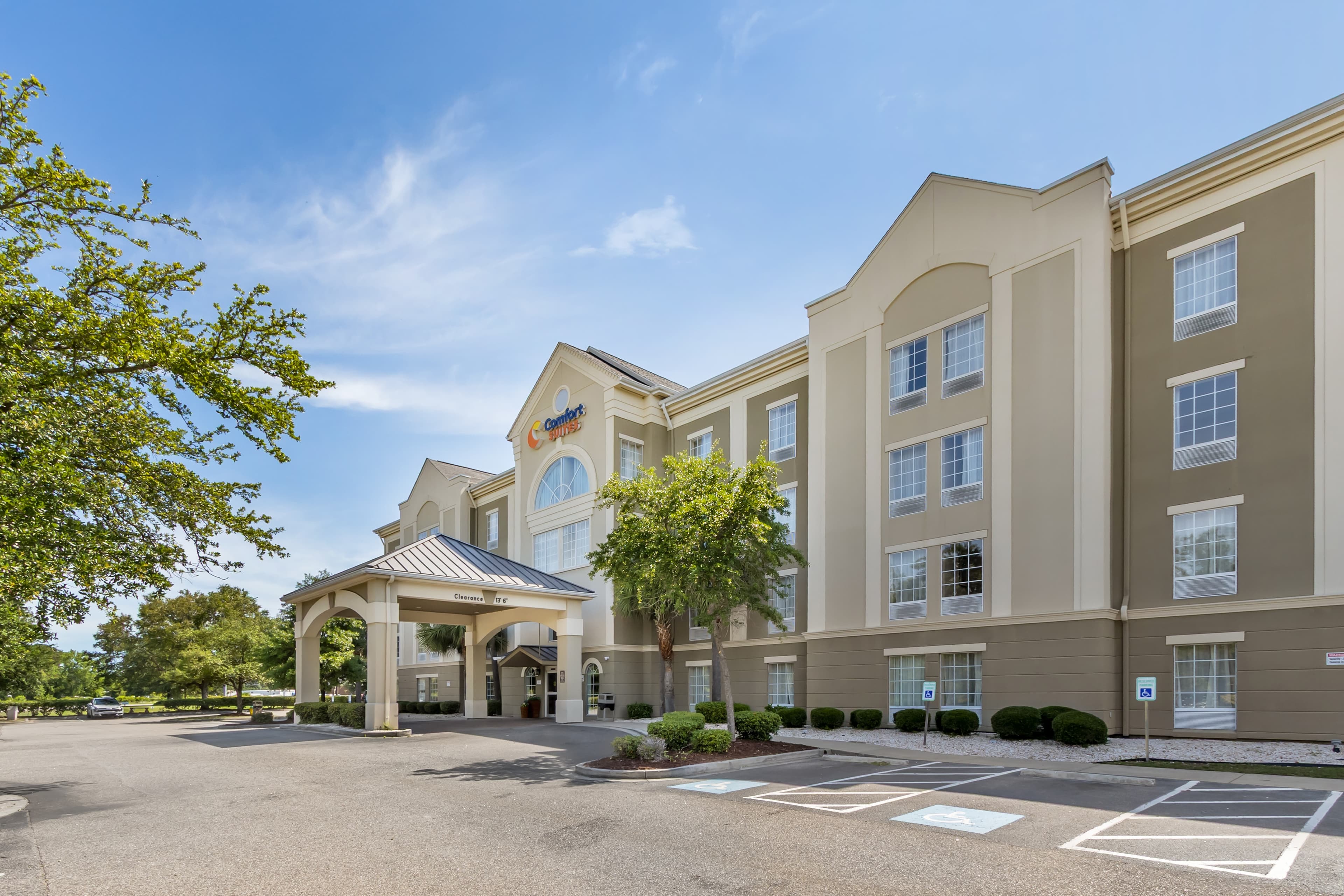 Comfort Suites Myrtle Beach Central - Image 1