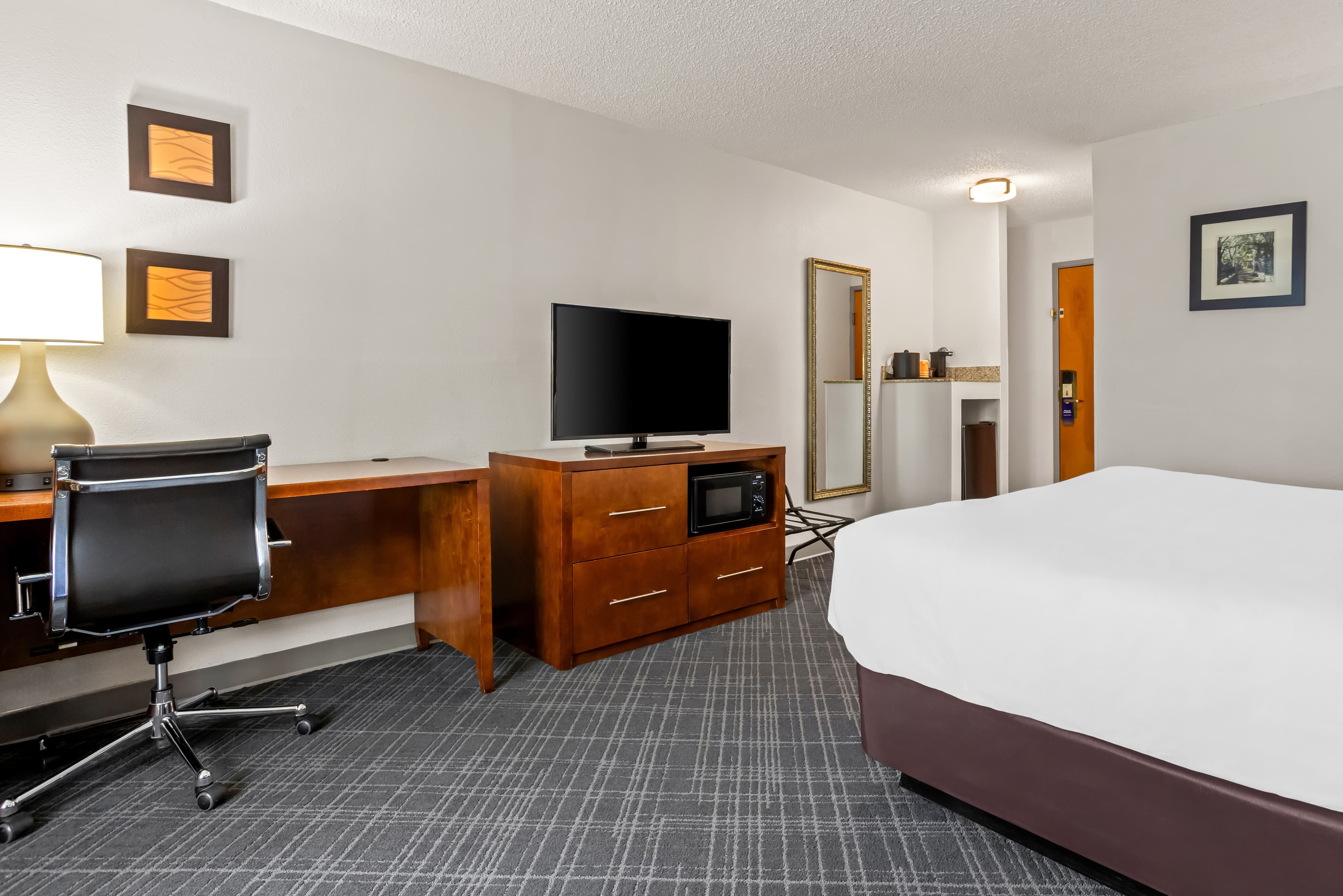 Comfort Inn & Suites Walterboro I-95 — 8