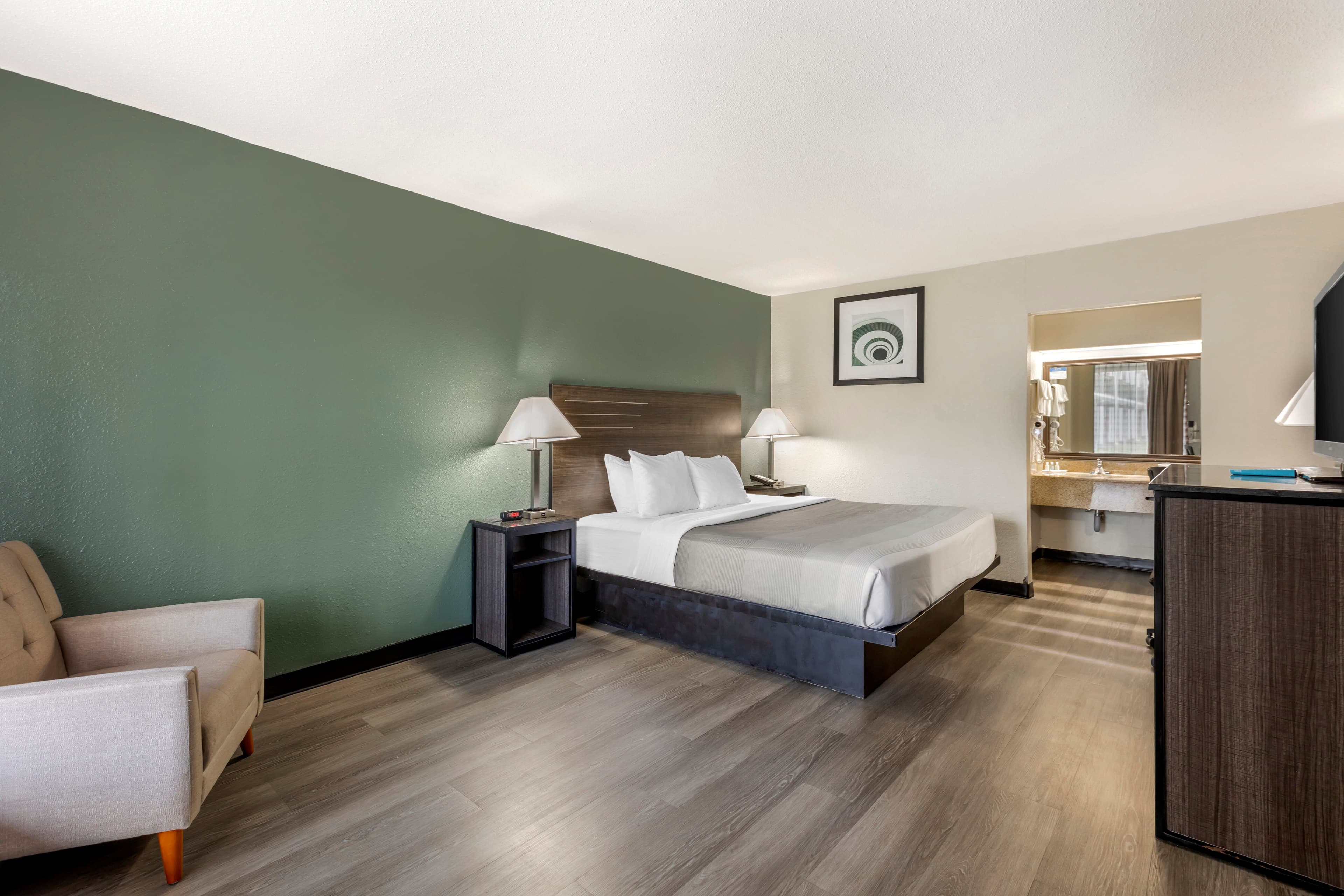 Quality Inn & Suites Santee I-95 - Image 2