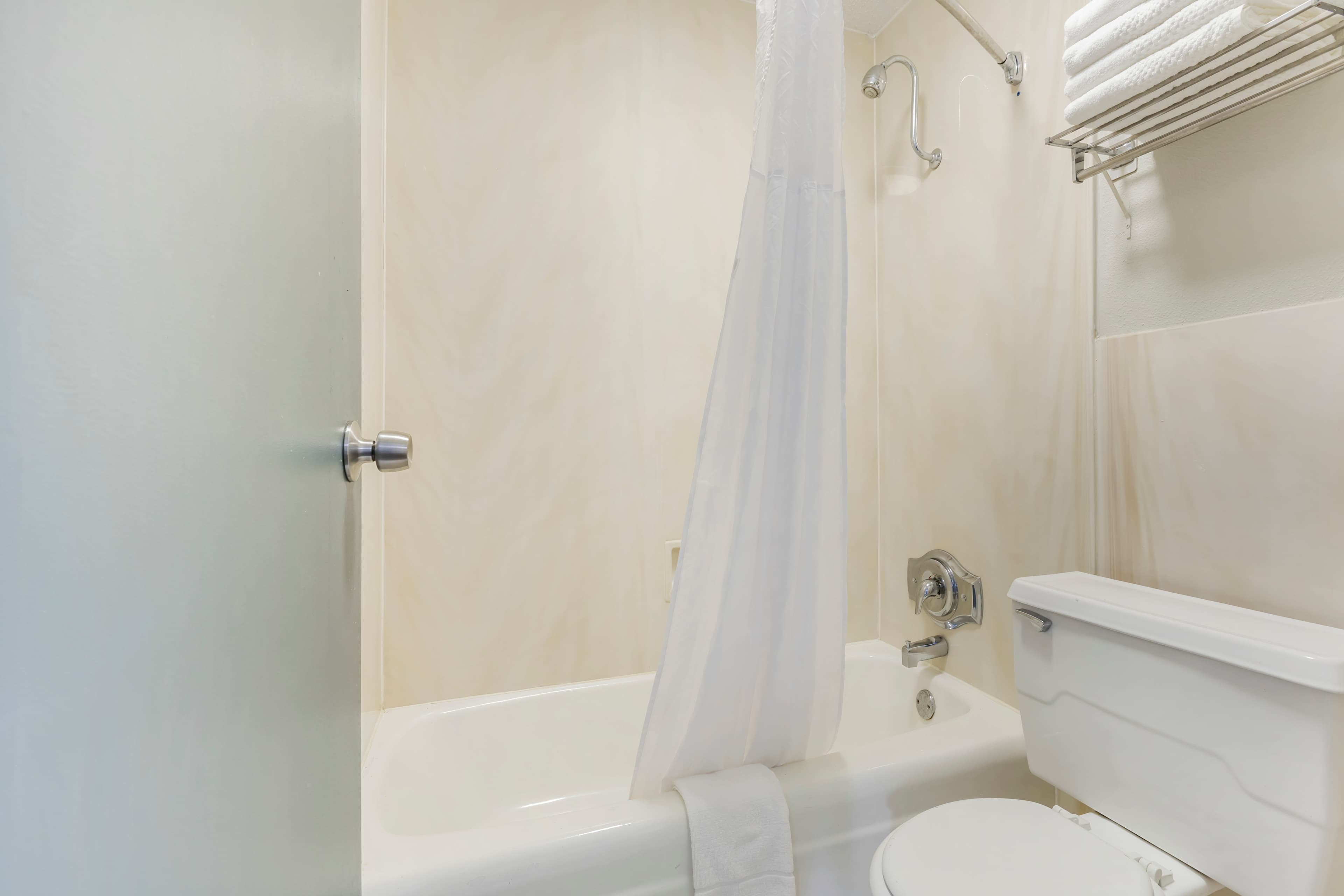 Quality Inn & Suites Santee I-95 — 17