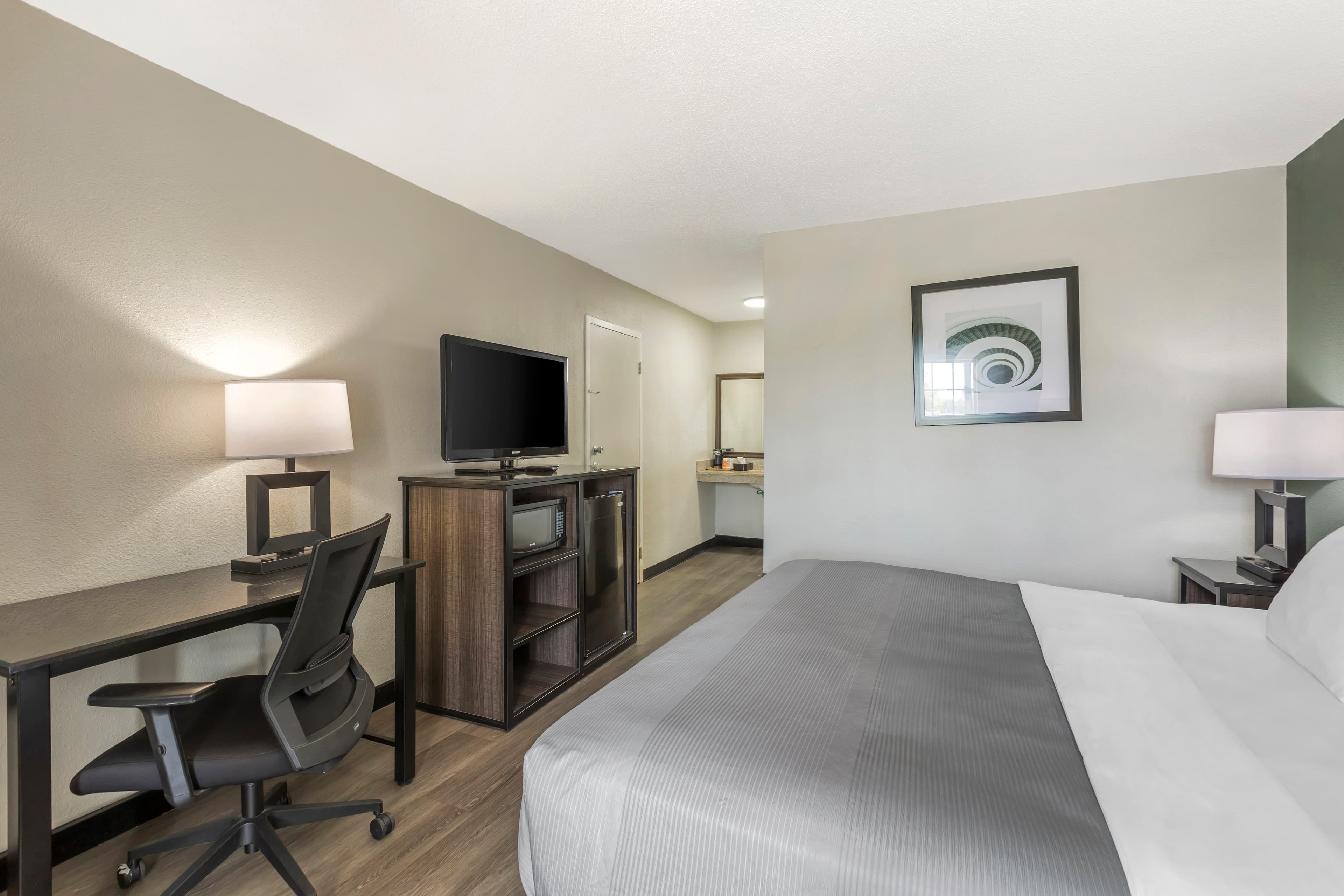 Quality Inn & Suites Santee I-95 — 7