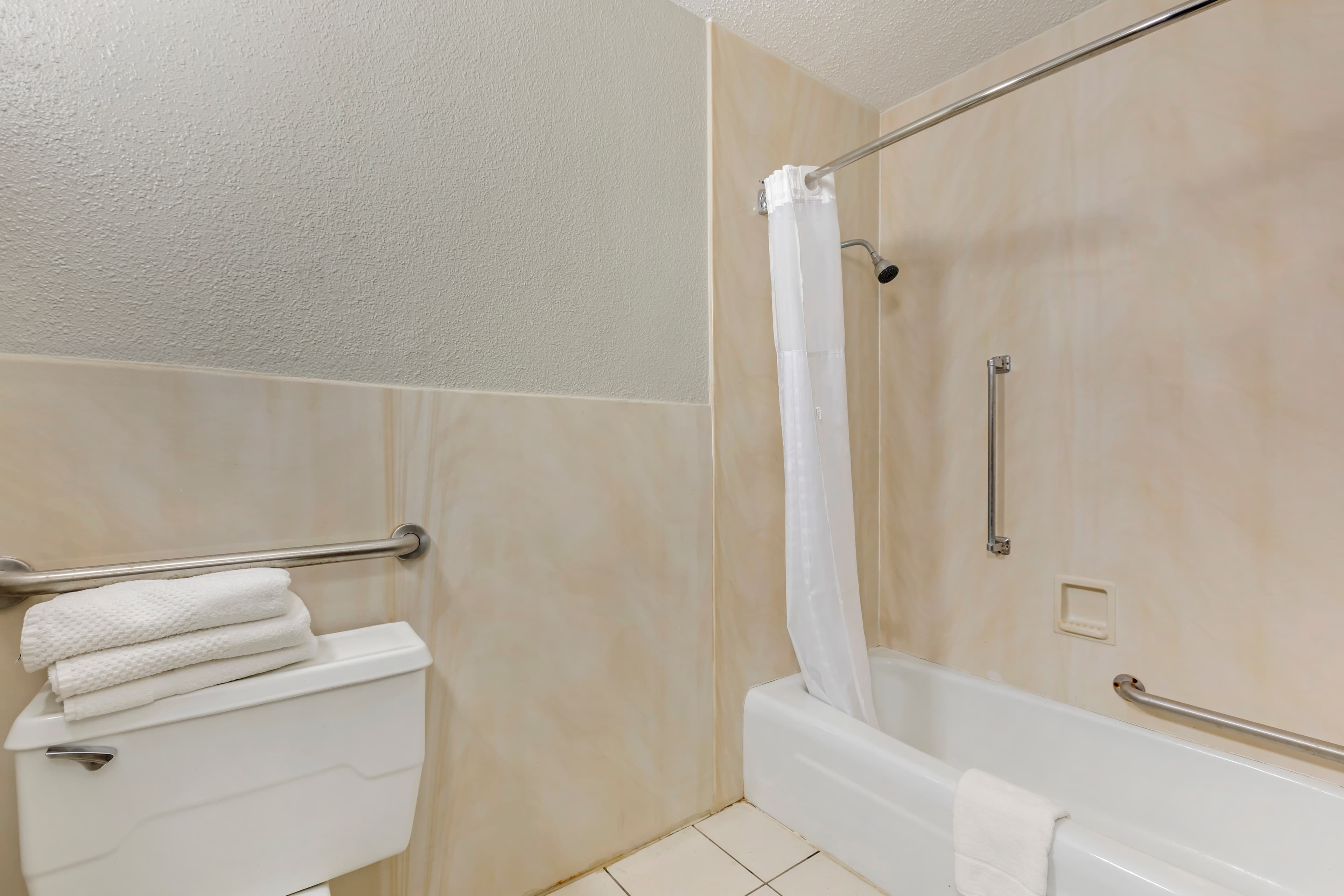 Quality Inn & Suites Santee I-95 — 9