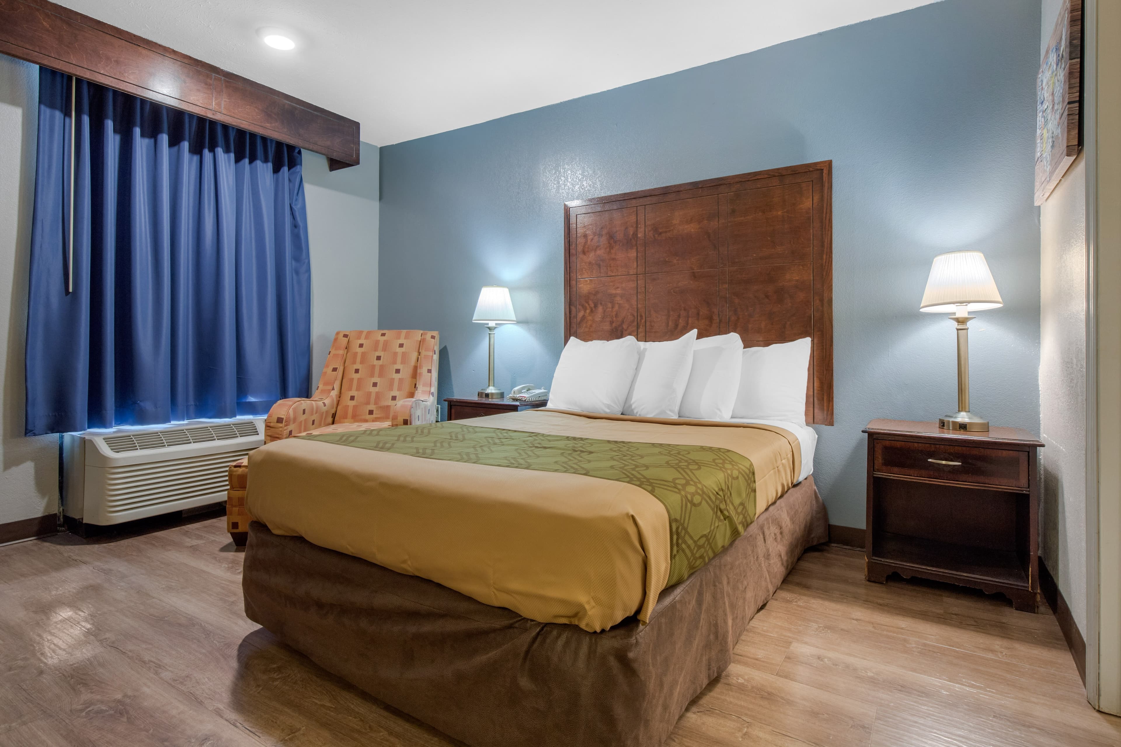 Econo Lodge Aiken Central — 11