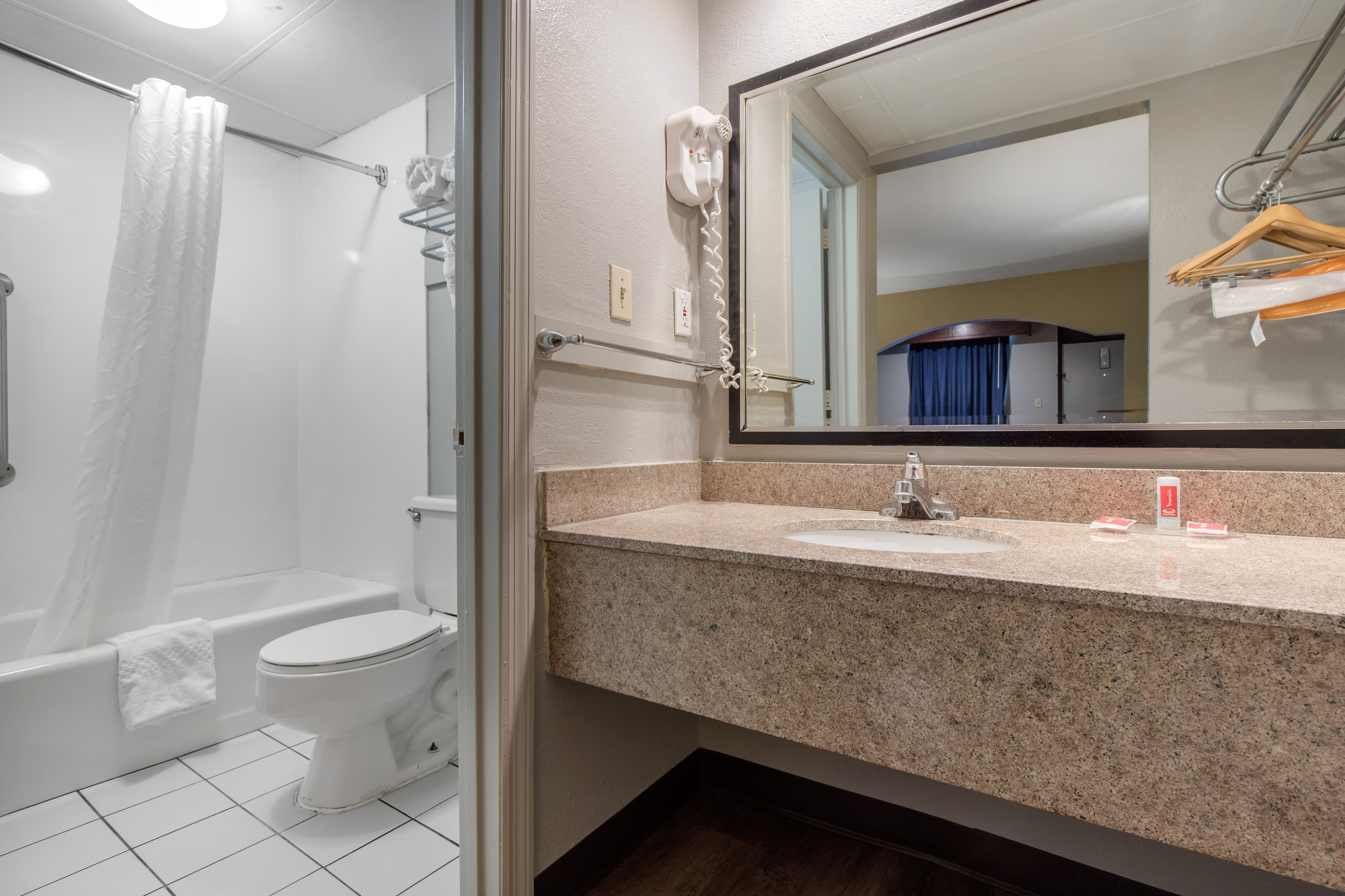 Econo Lodge Aiken Central — 23