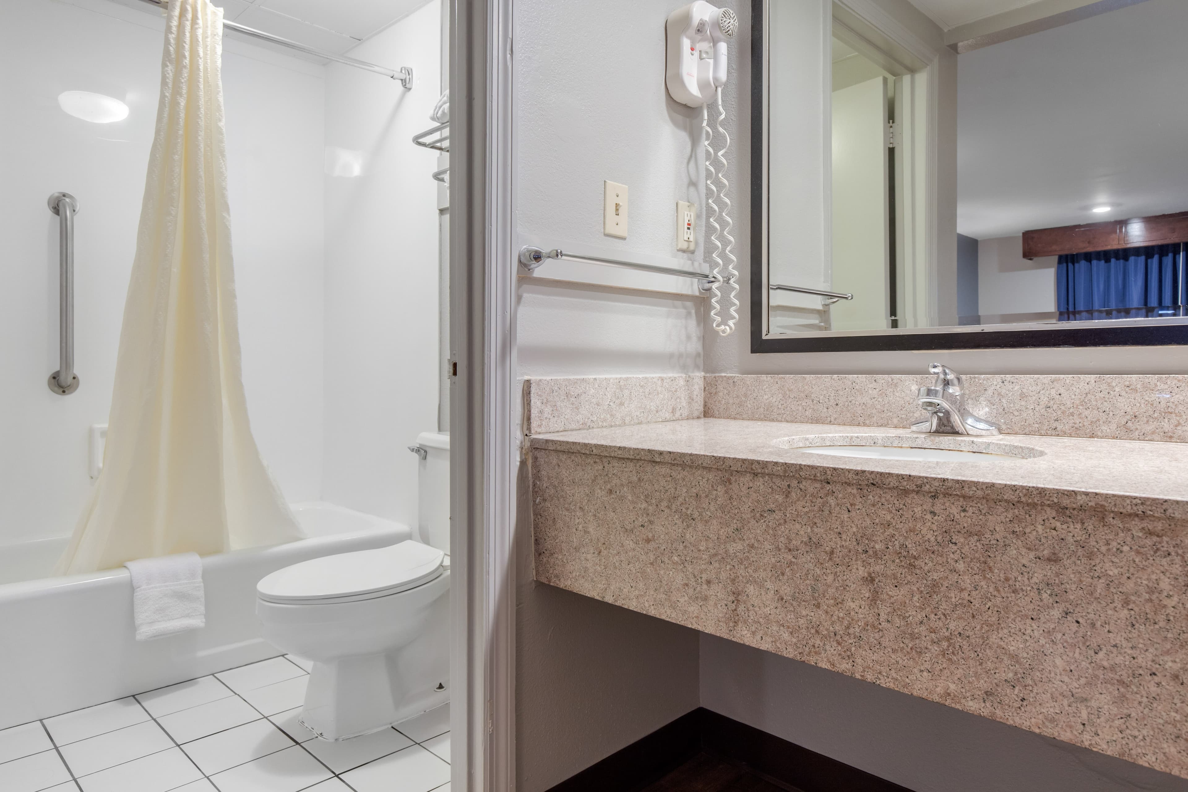 Econo Lodge Aiken Central — 42