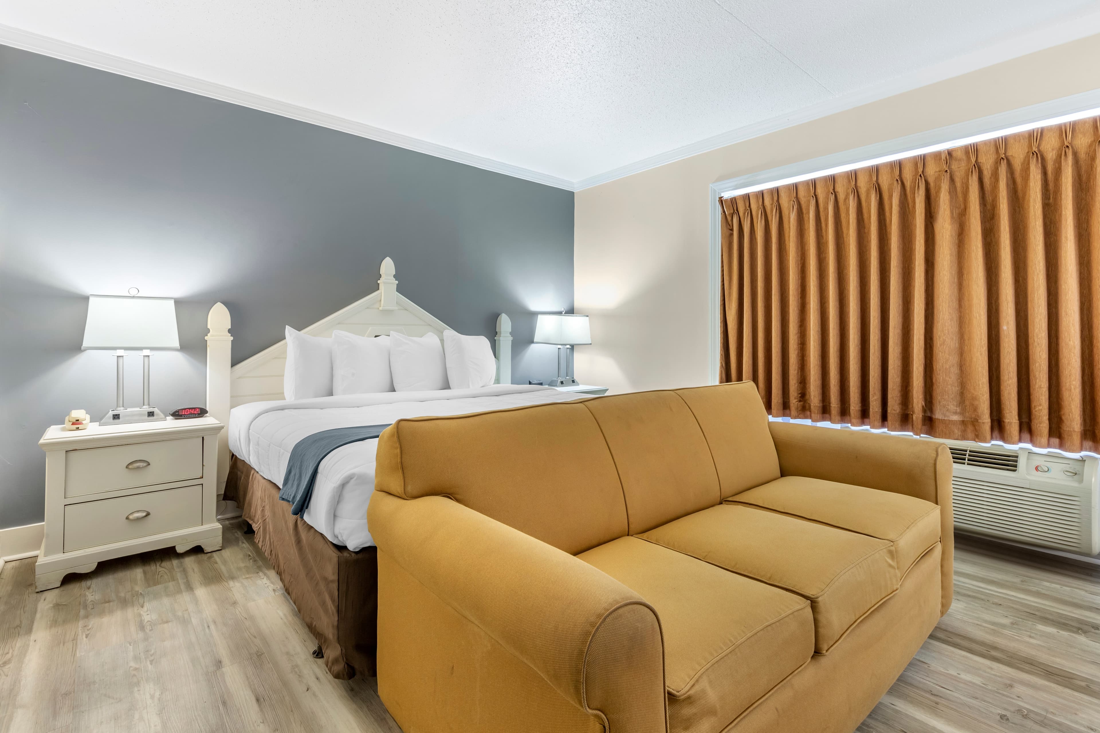 Econo Lodge Conway Central - Image 3