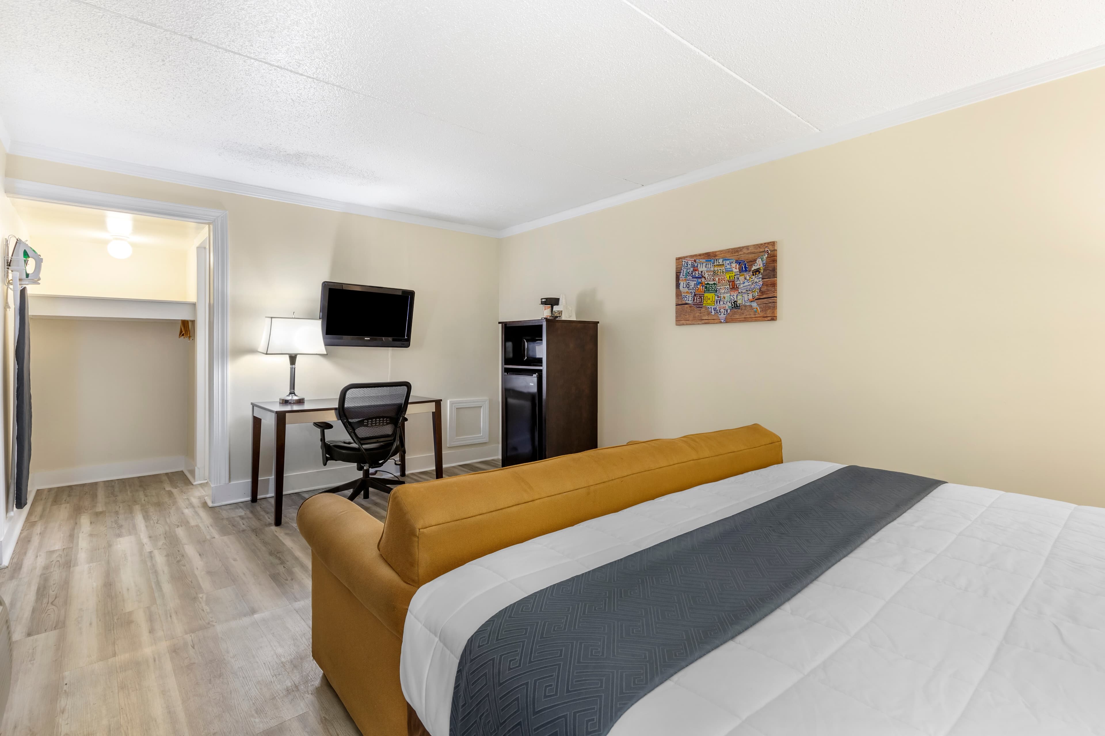Econo Lodge Conway Central - Image 4
