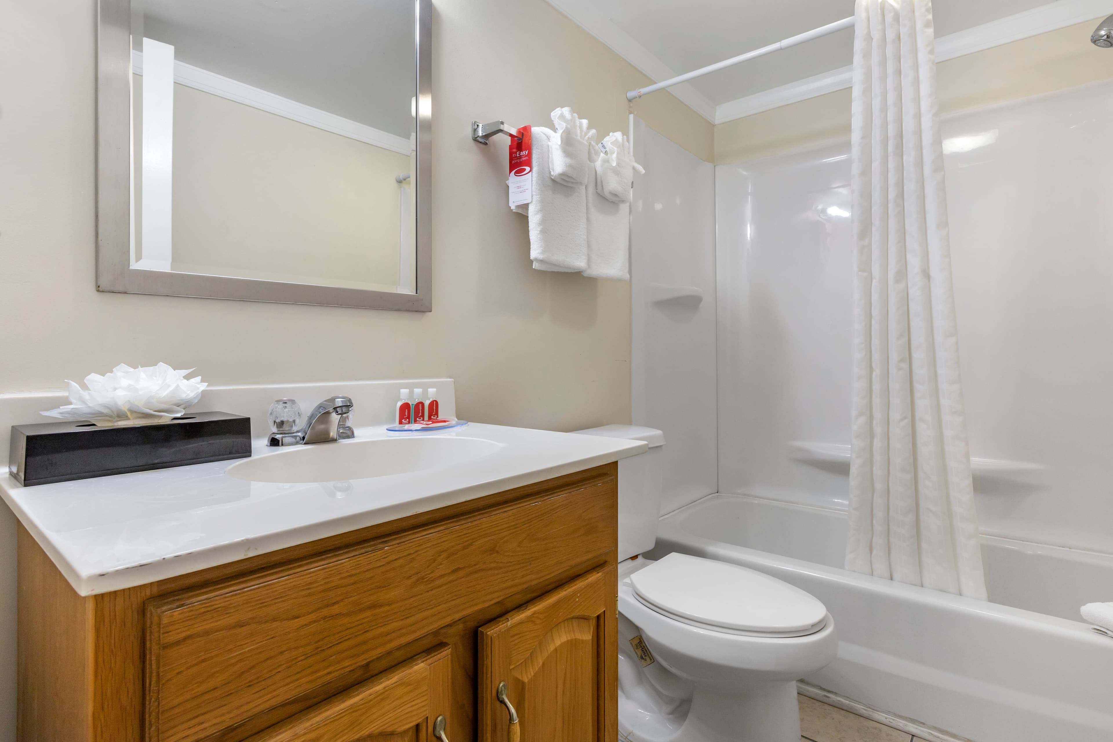 Econo Lodge Conway Central — 6