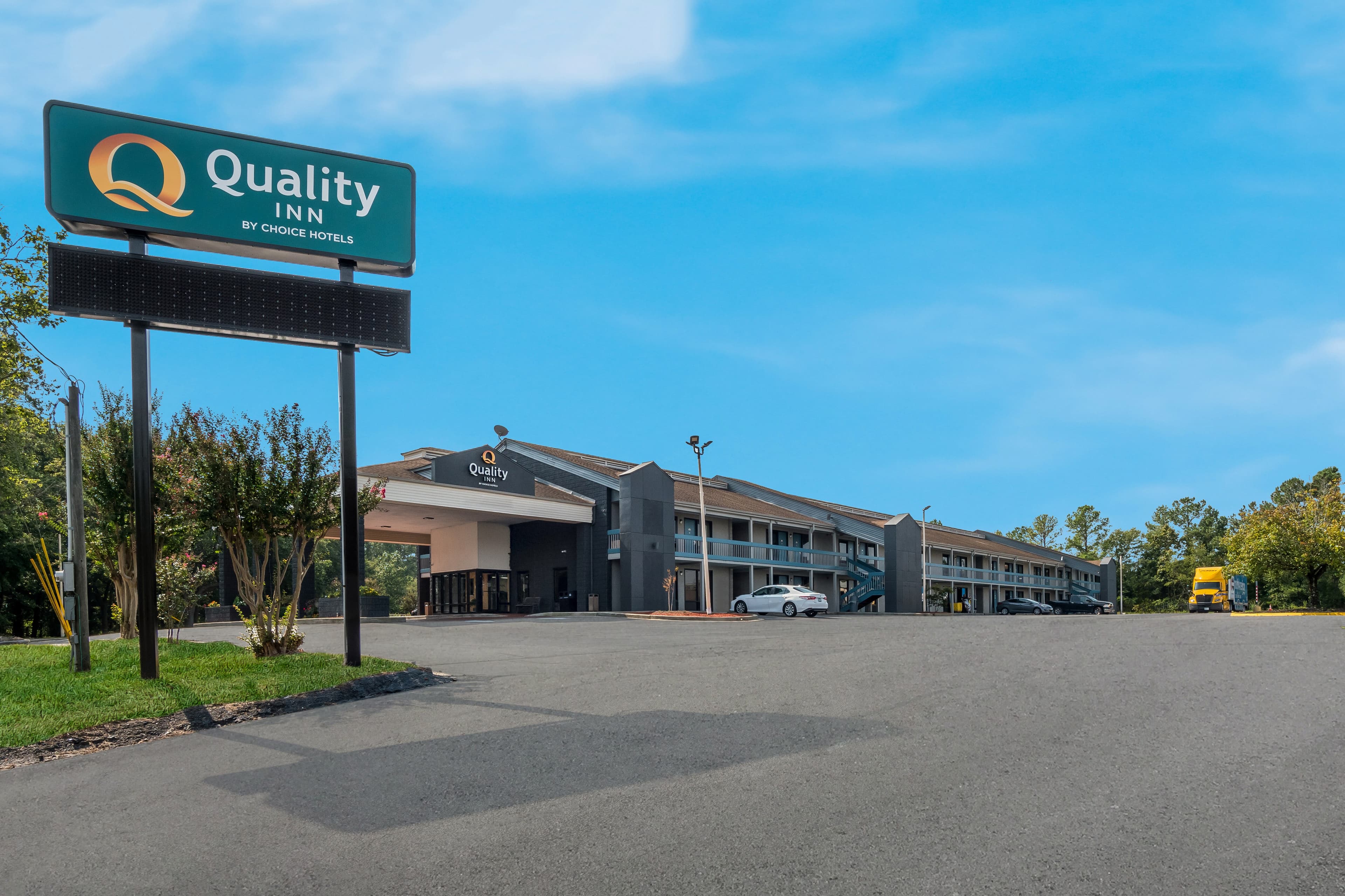 Quality Inn Fort Jackson - Image 1