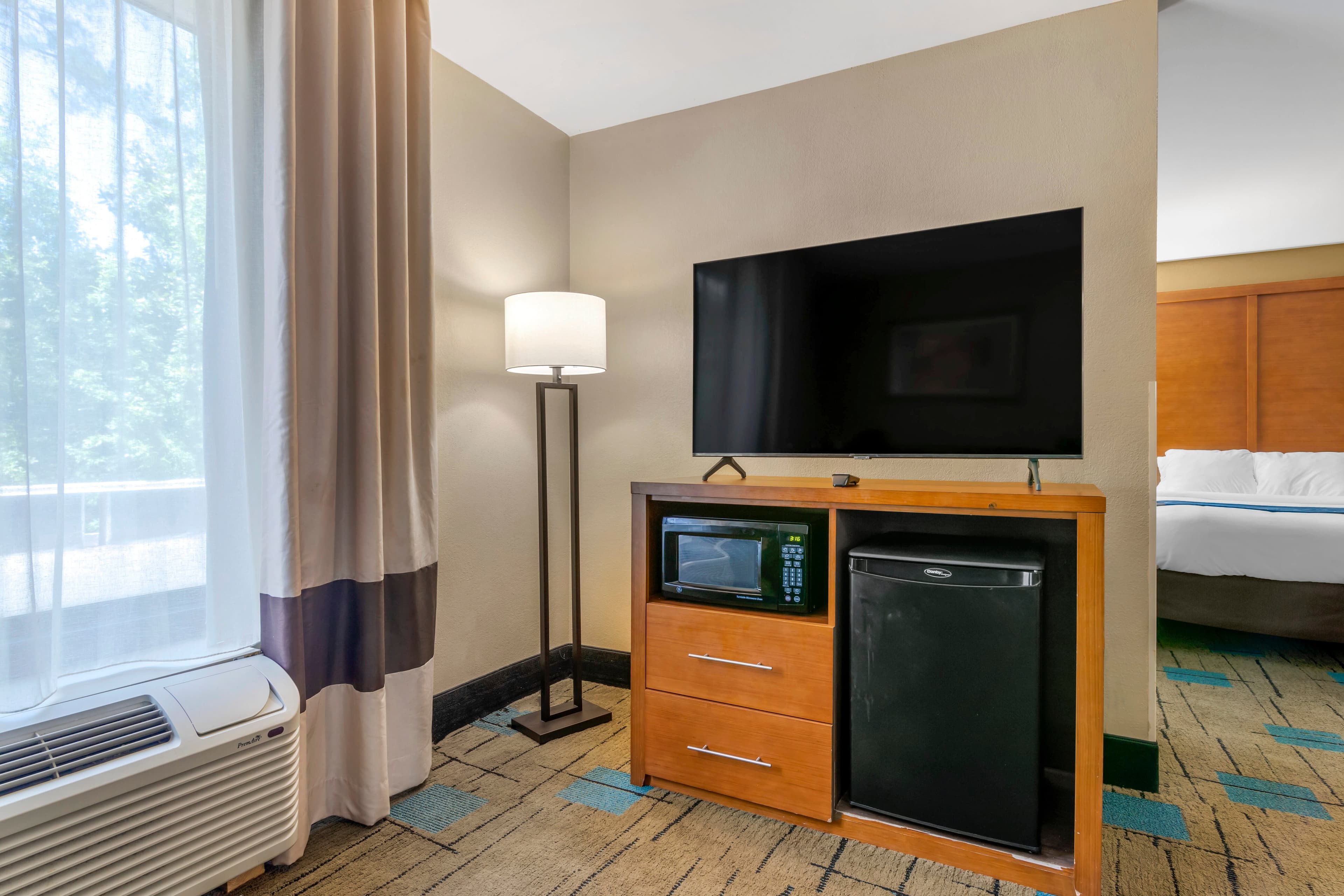 Comfort Suites near MCAS Beaufort — 9