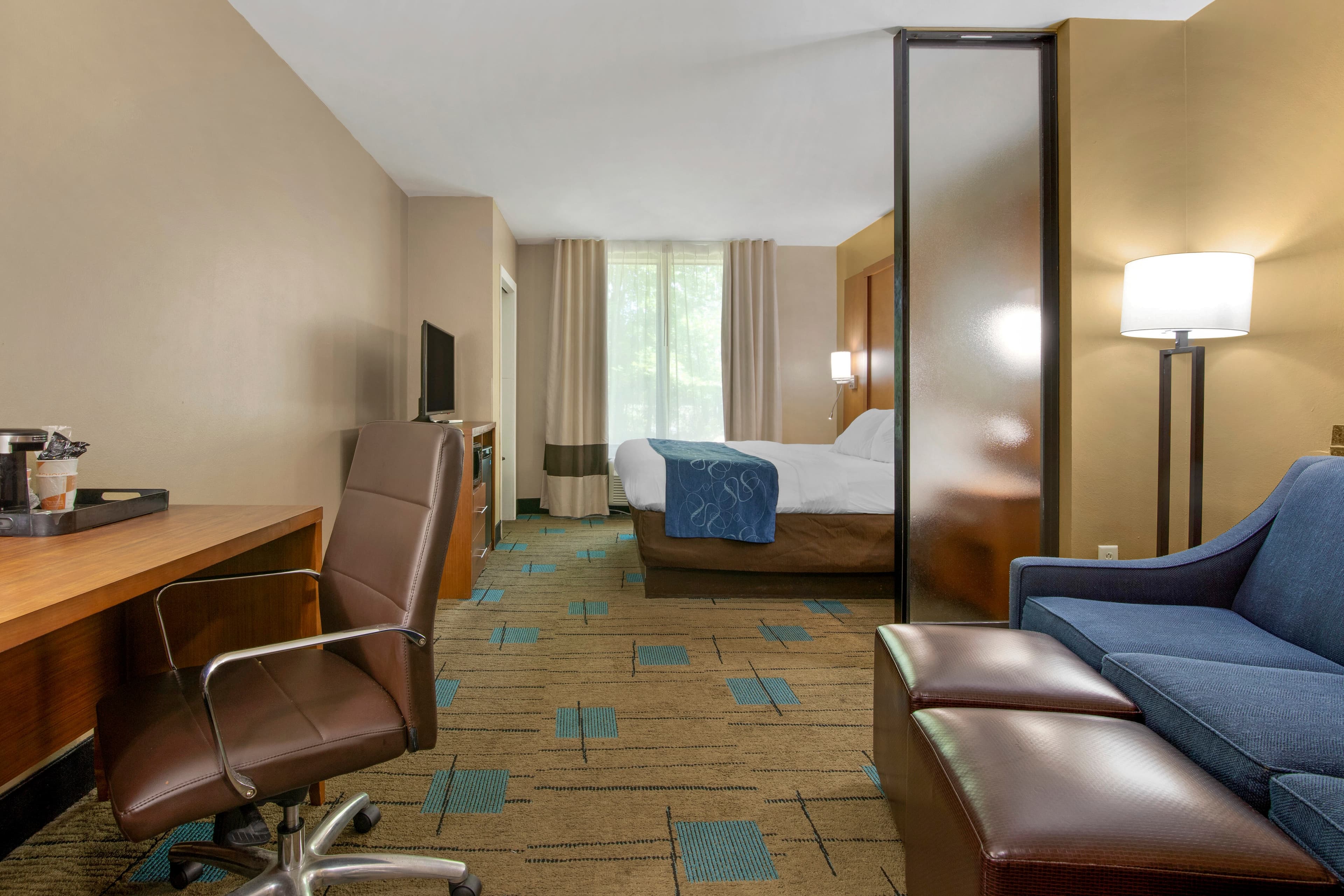 Comfort Suites near MCAS Beaufort - Image 2