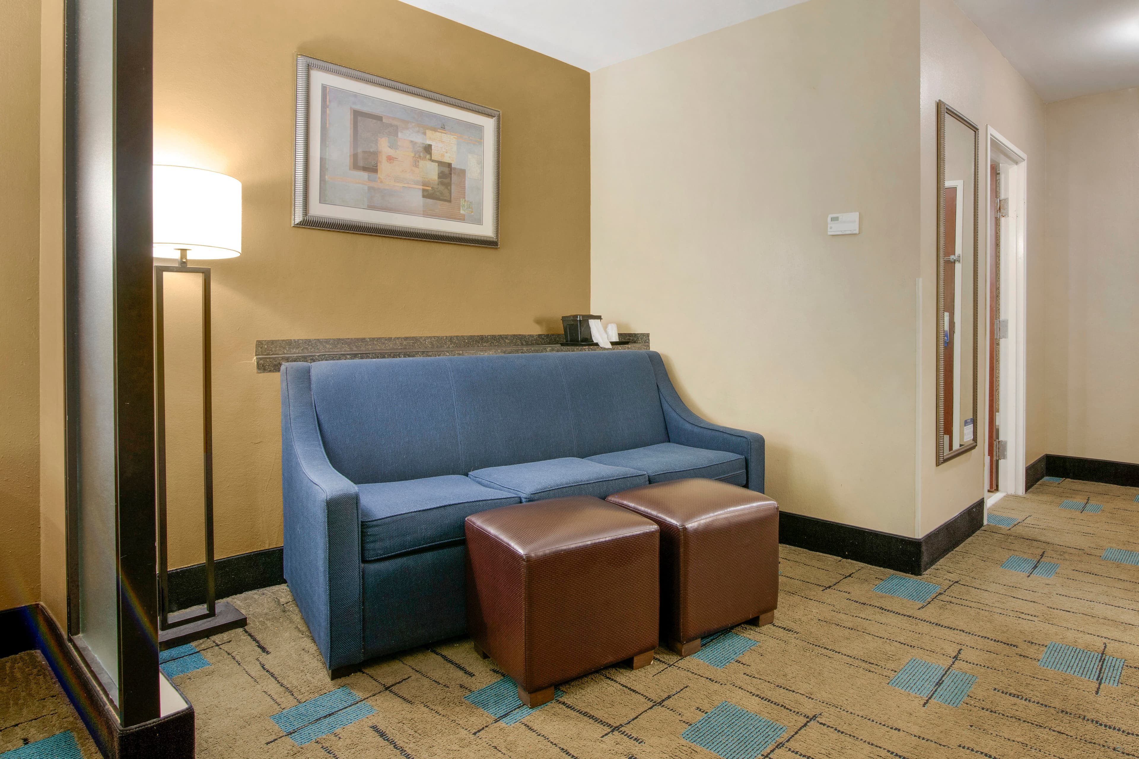 Comfort Suites near MCAS Beaufort - Image 4