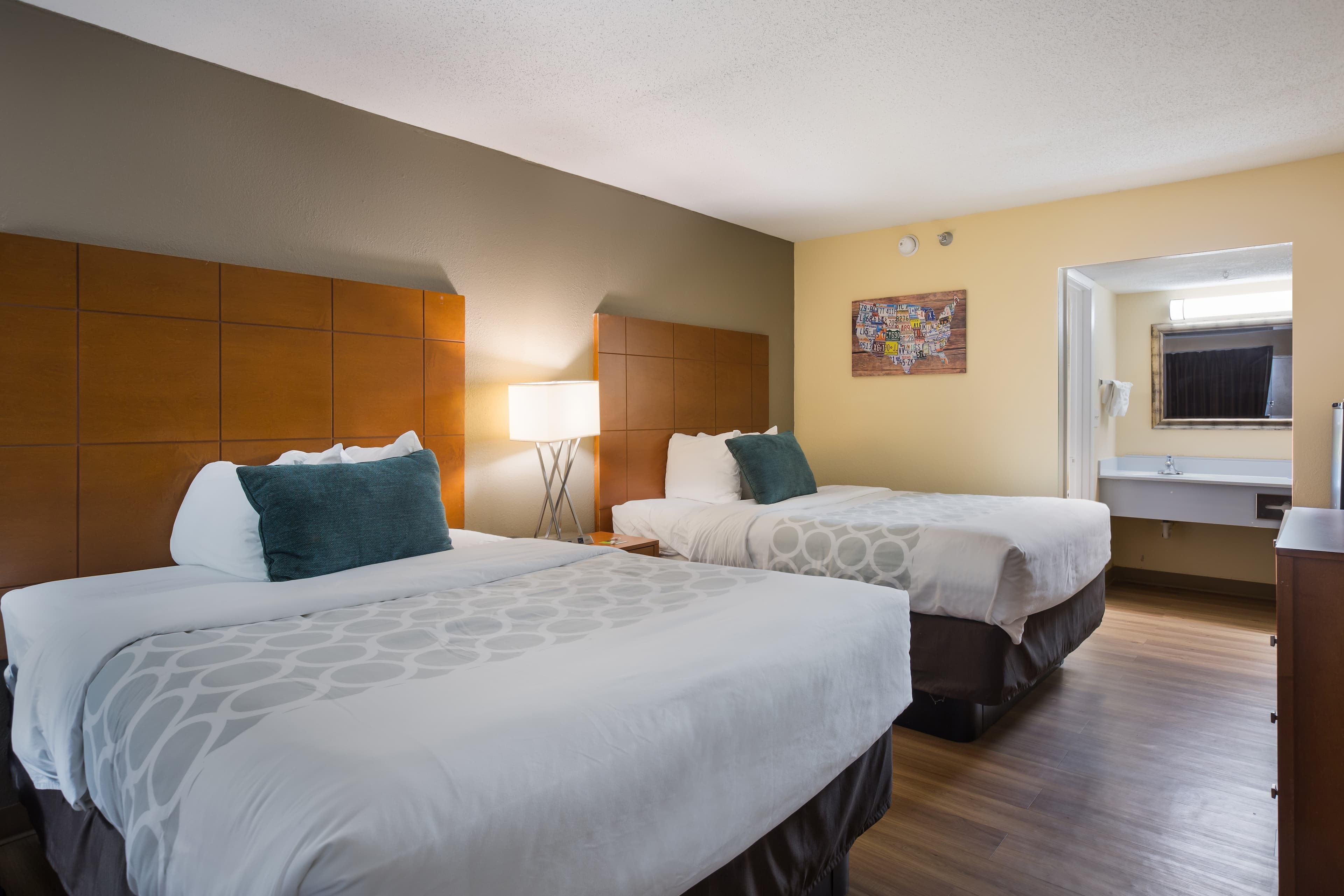 Econo Lodge Inn & Suites Hardeeville-I-95 — 27