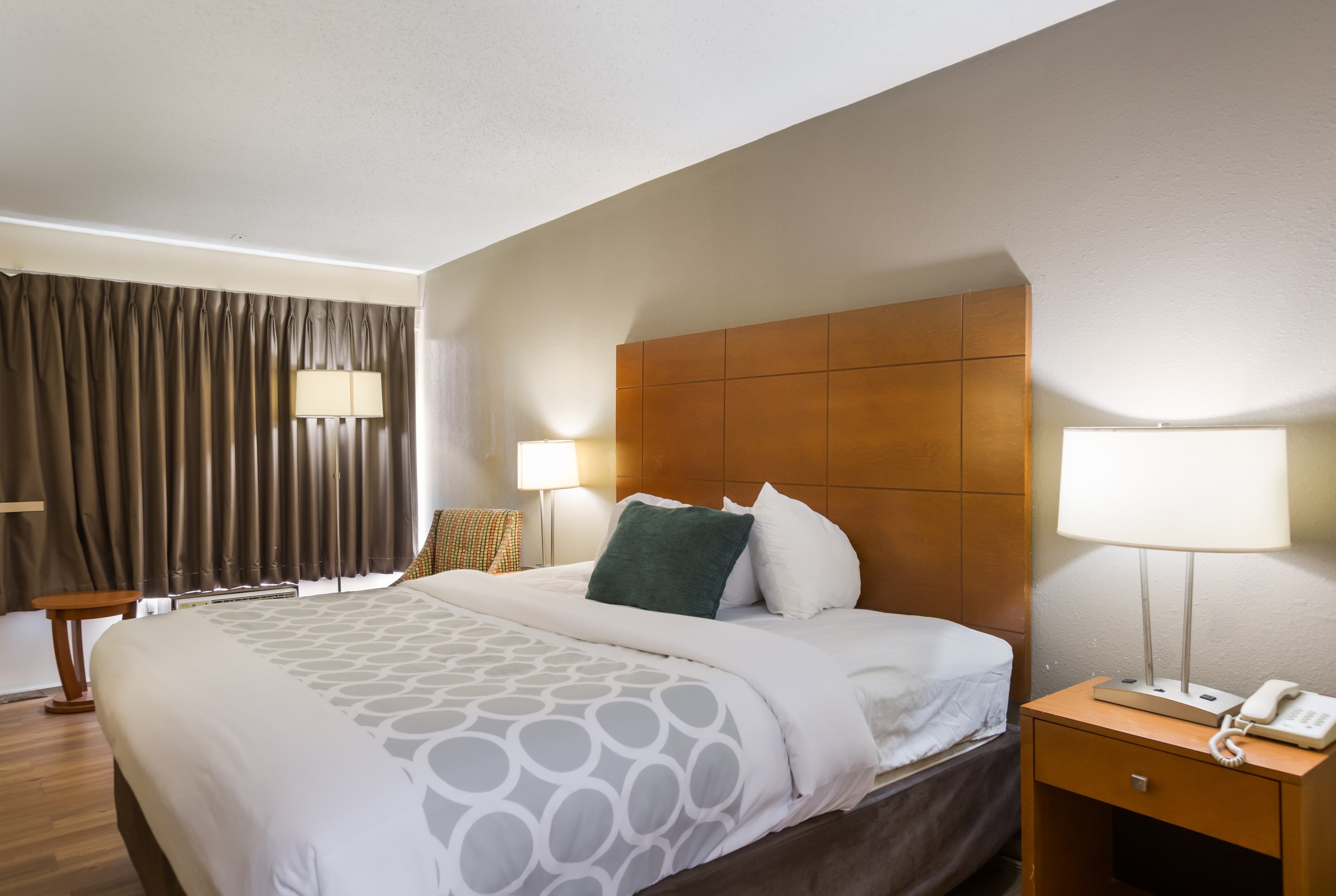 Econo Lodge Inn & Suites Hardeeville-I-95 — 11