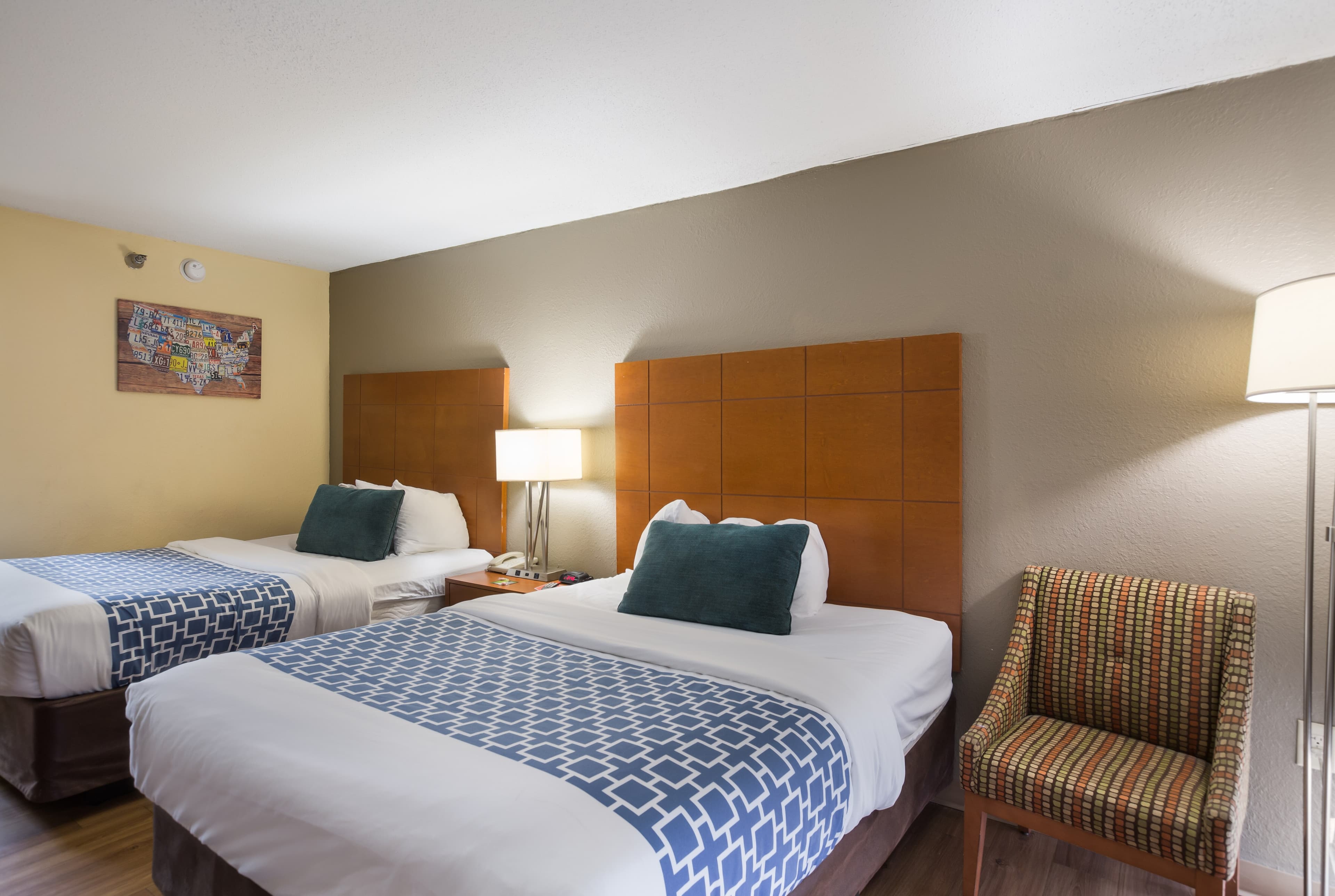 Econo Lodge Inn & Suites Hardeeville-I-95 - Image 2