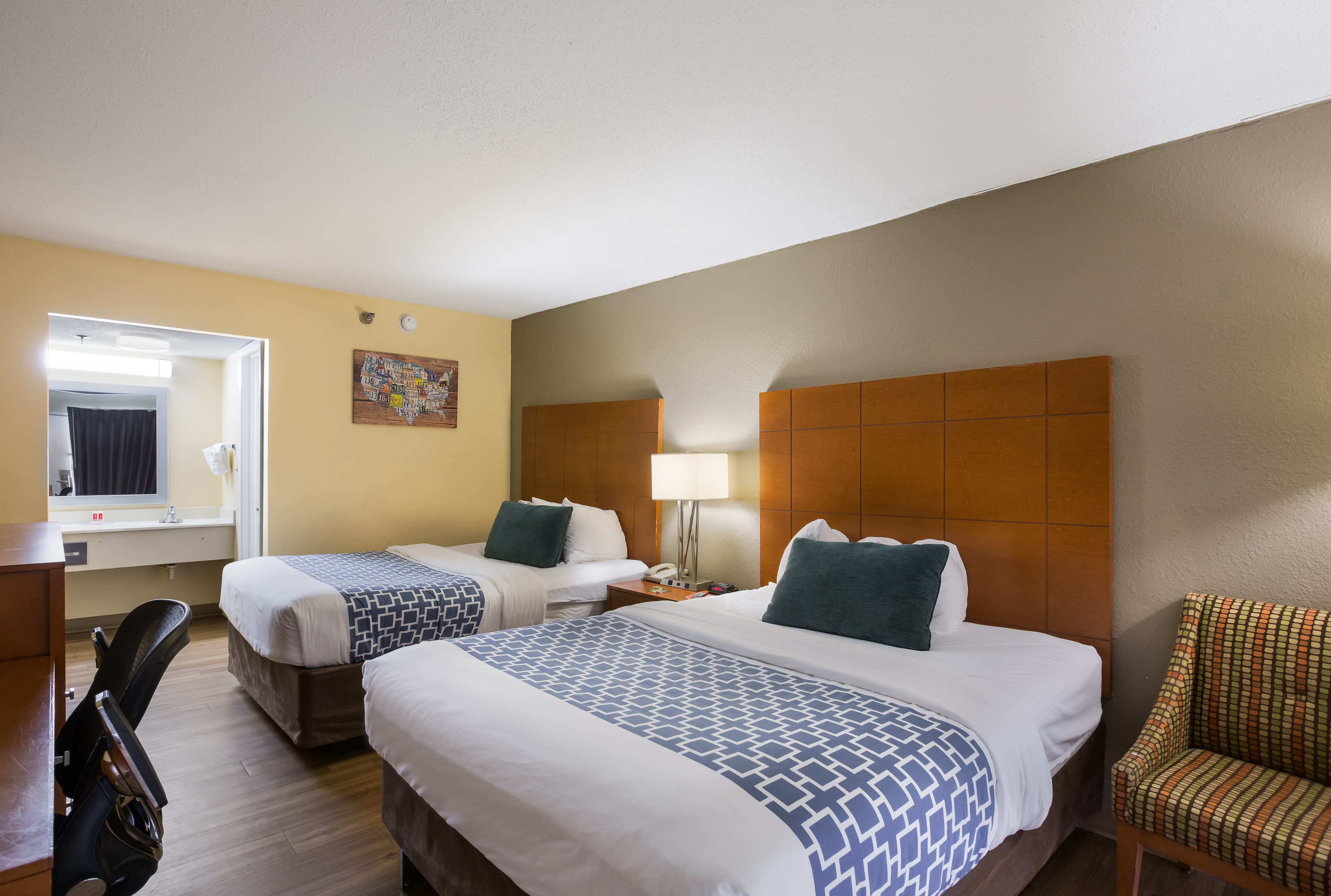 Econo Lodge Inn & Suites Hardeeville-I-95 - Image 4