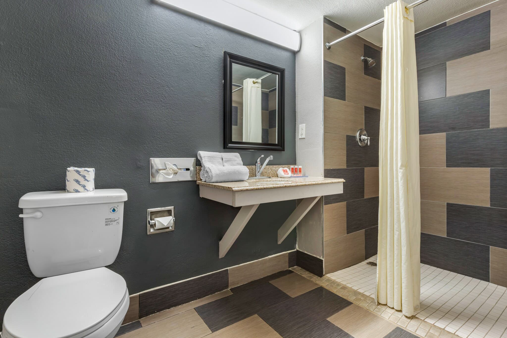 Econo Lodge Rock Hill Northeast - Image 5