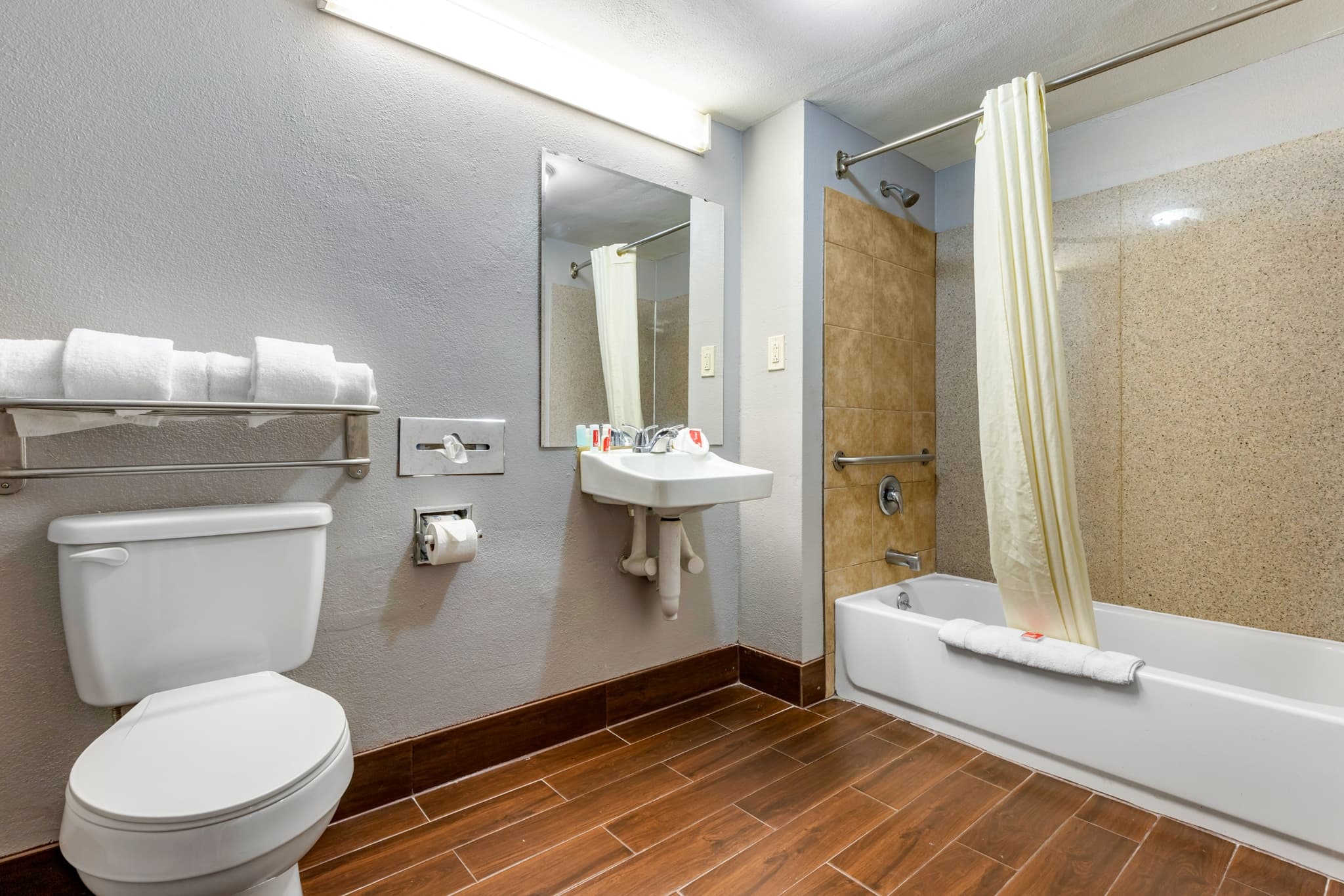 Econo Lodge Rock Hill Northeast — 13