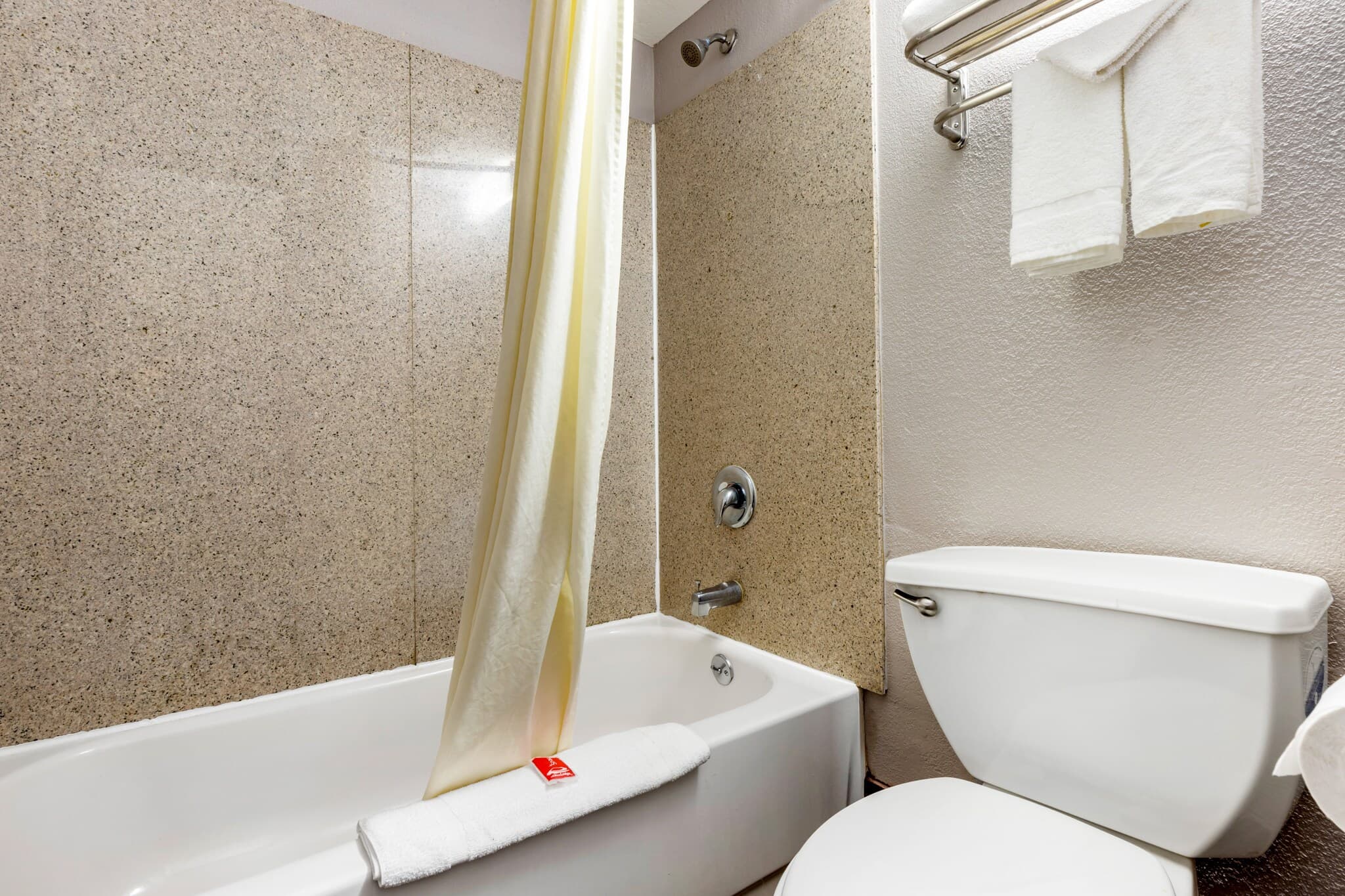 Econo Lodge Rock Hill Northeast — 17